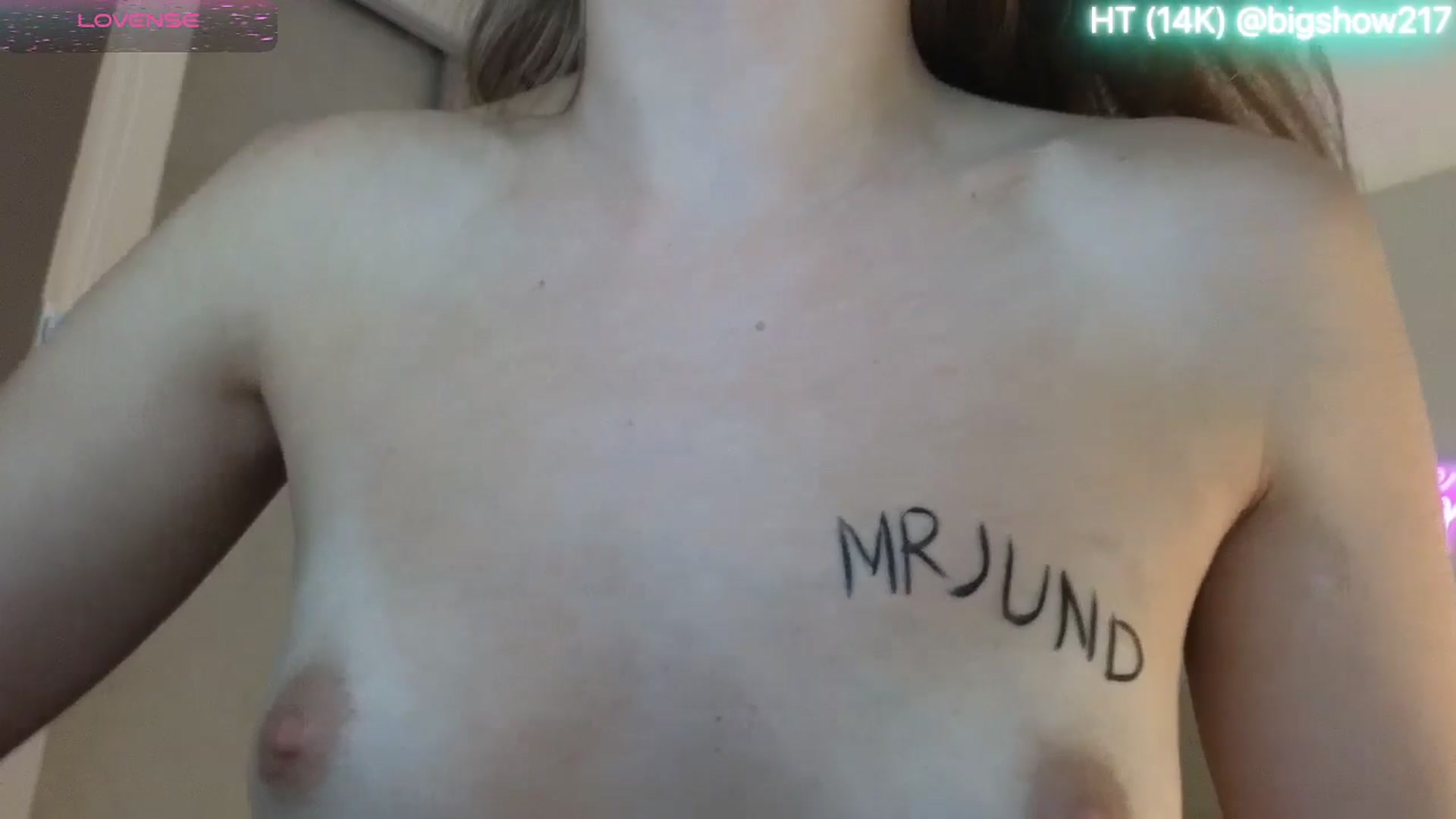 Gallery image thumbnail from Aliannaa's myfreecams stream on, 05/27/2025, 22:50 image 7 of 20