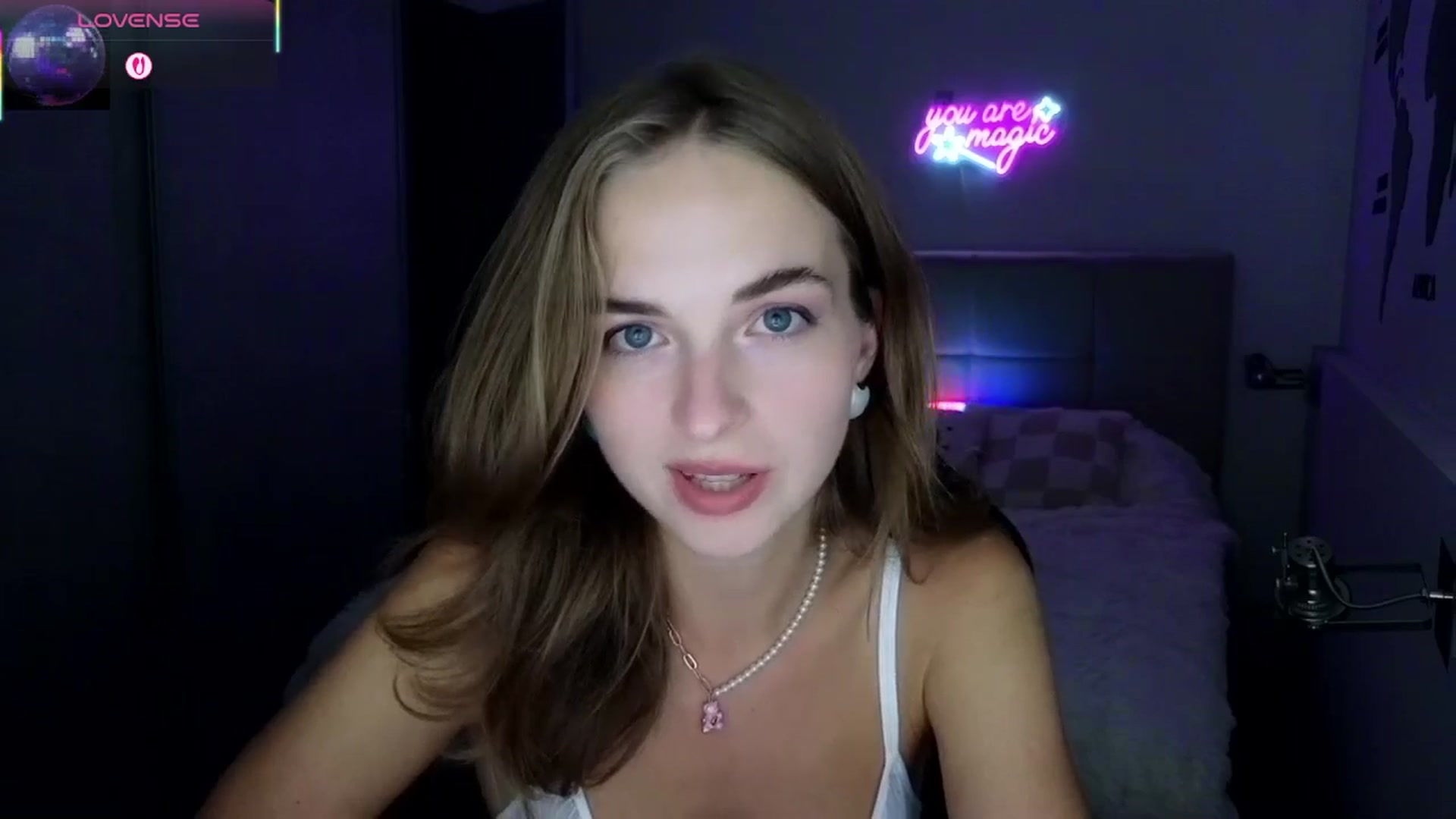 Gallery image thumbnail from Aliannaa's myfreecams stream on, 08/23/2025, 24:18 image 8 of 20