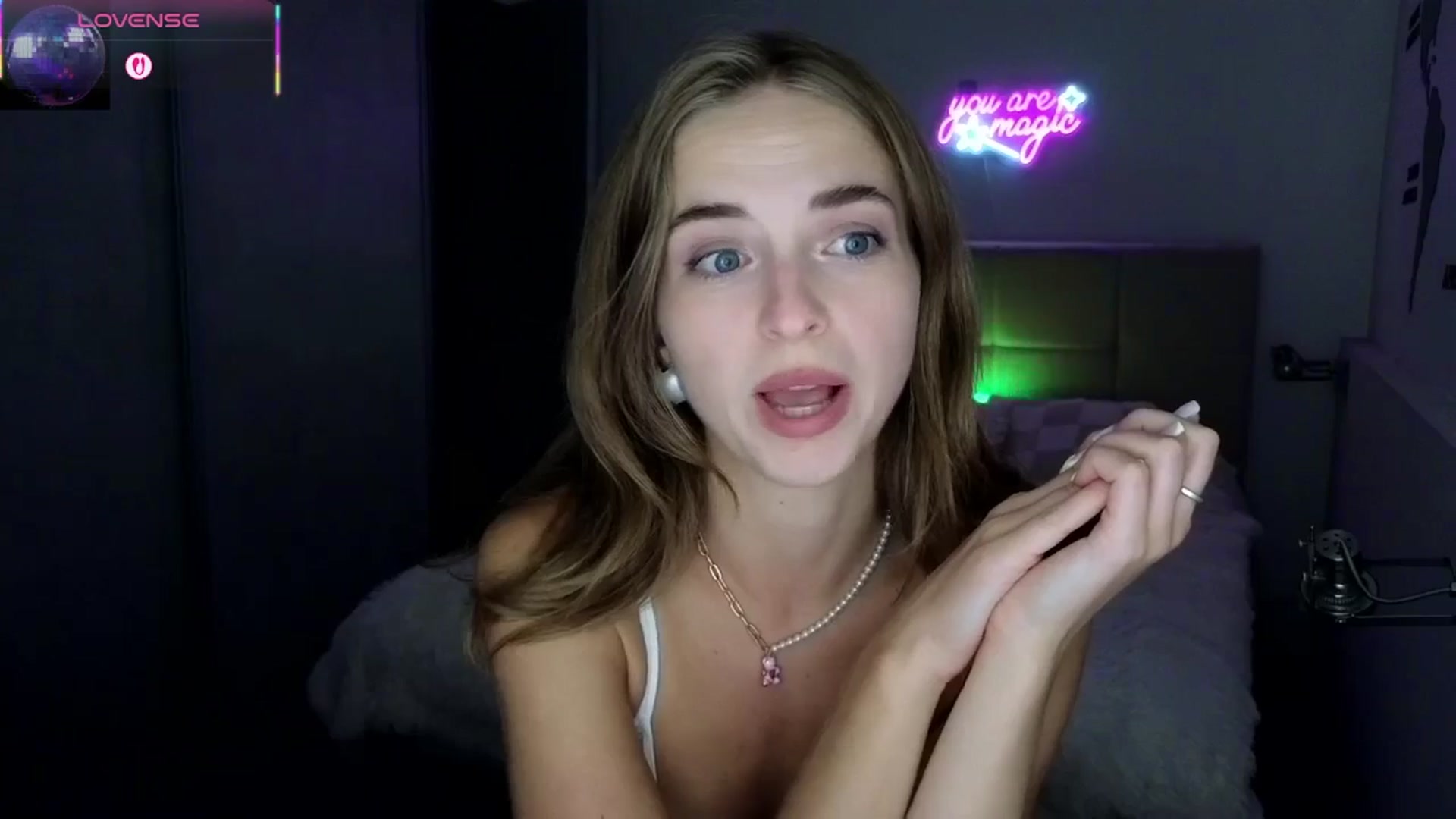Gallery image thumbnail from Aliannaa's myfreecams stream on, 08/23/2025, 24:18 image 4 of 20