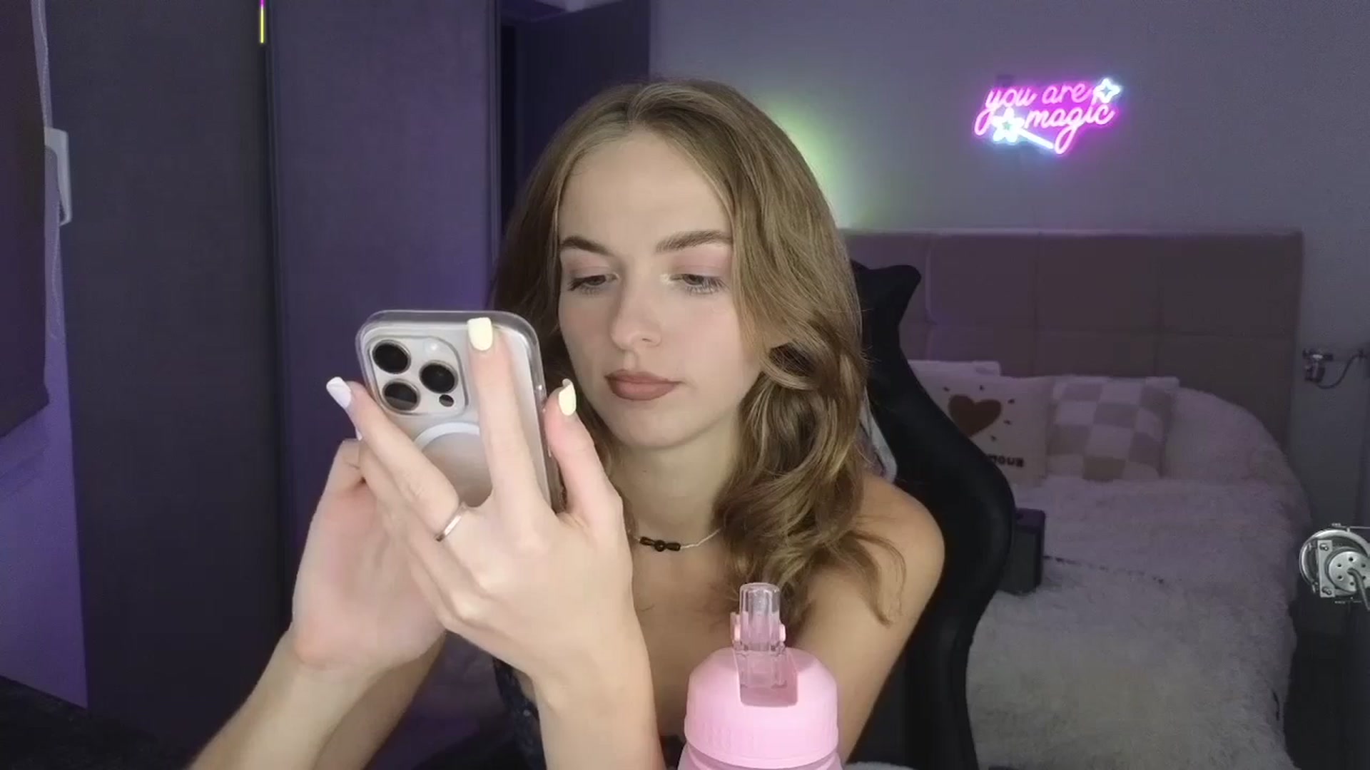 Gallery image thumbnail from Aliannaa's myfreecams stream on, 09/01/2025, 19:02 image 16 of 20
