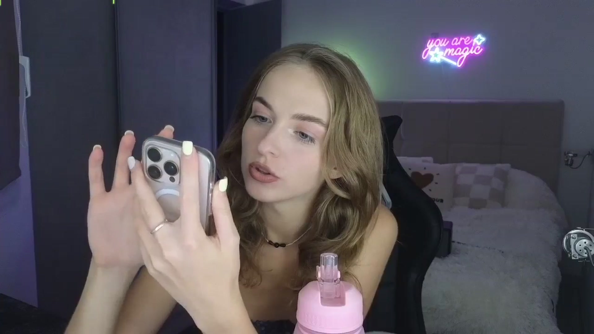 Gallery image thumbnail from Aliannaa's myfreecams stream on, 09/01/2025, 19:02 image 15 of 20