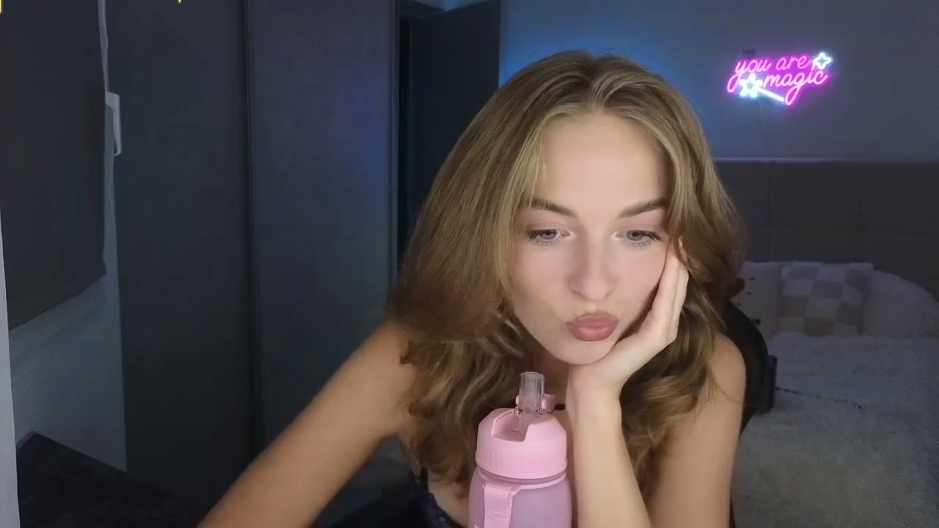 Gallery image thumbnail from Aliannaa's myfreecams stream on, 09/01/2025, 19:02 image 10 of 20