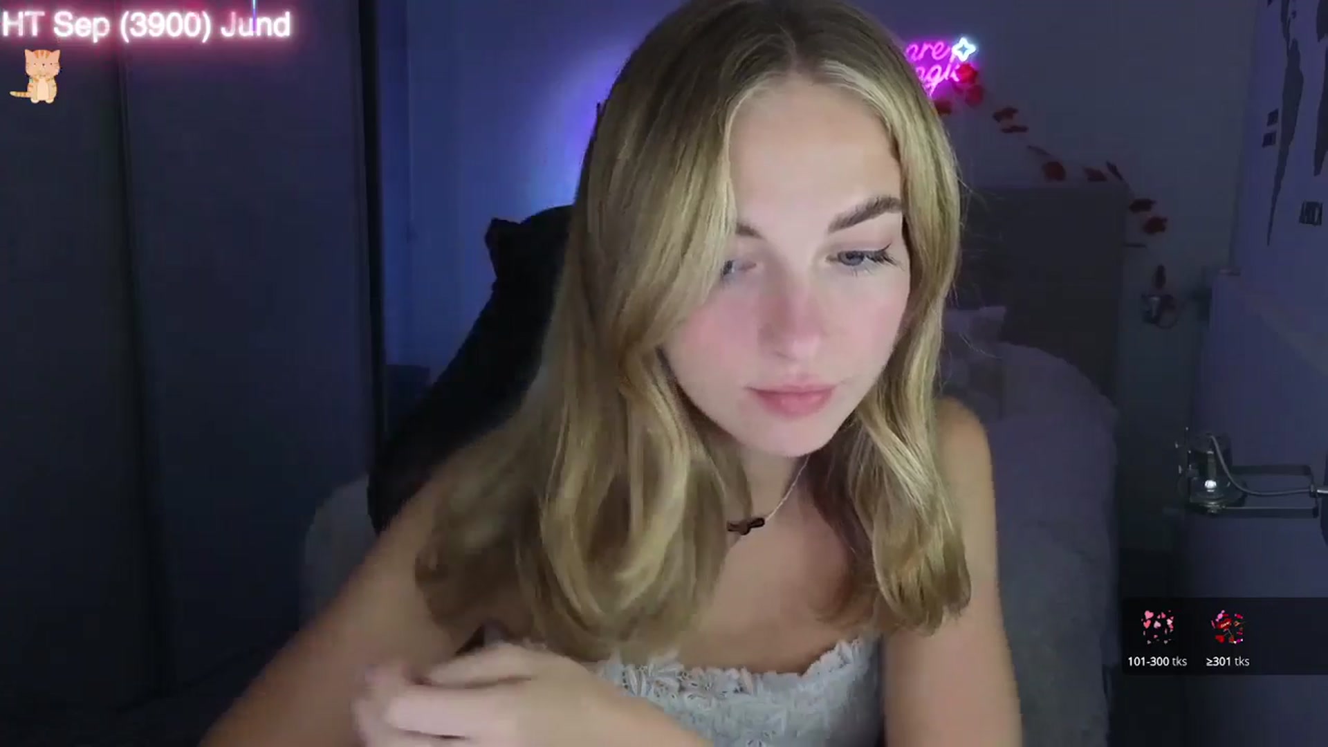 Gallery image thumbnail from Aliannaa's myfreecams stream on, 09/16/2025, 18:48 image 3 of 20