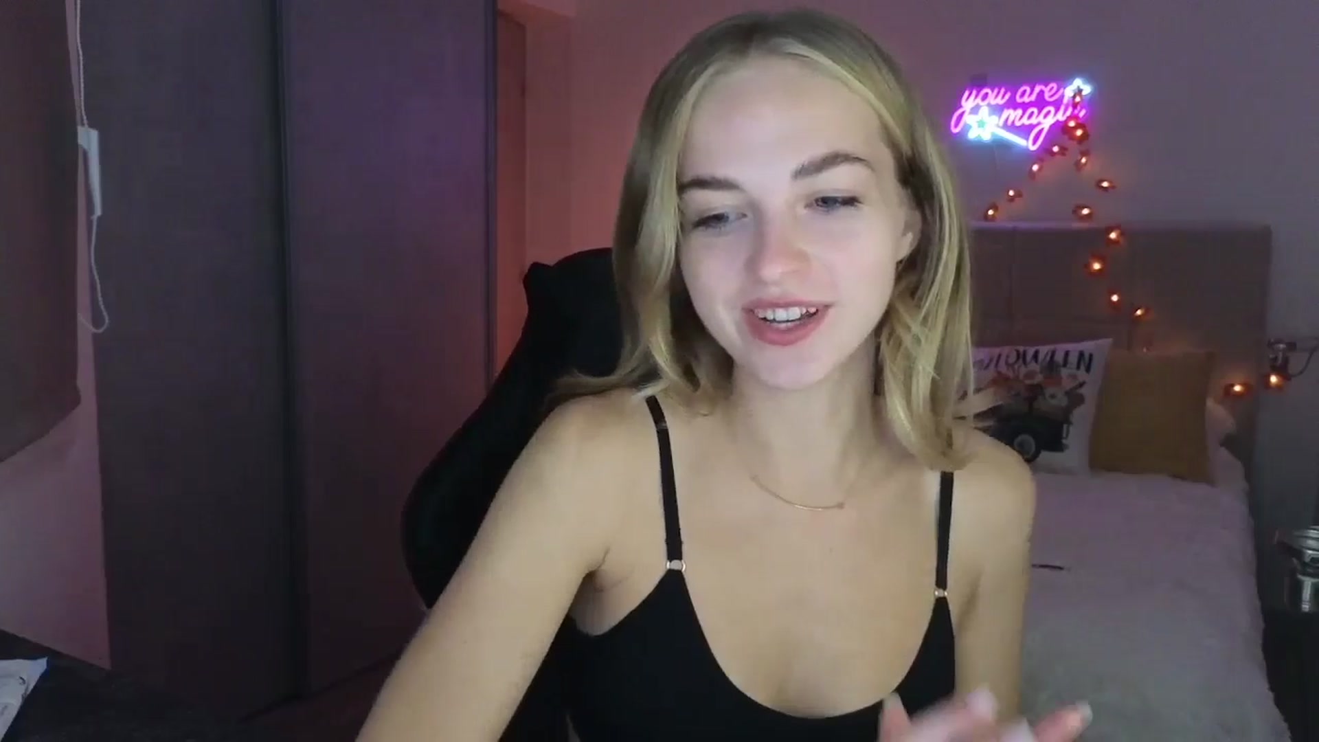 Gallery image thumbnail from Aliannaa's myfreecams stream on, 10/01/2025, 21:51 image 2 of 20