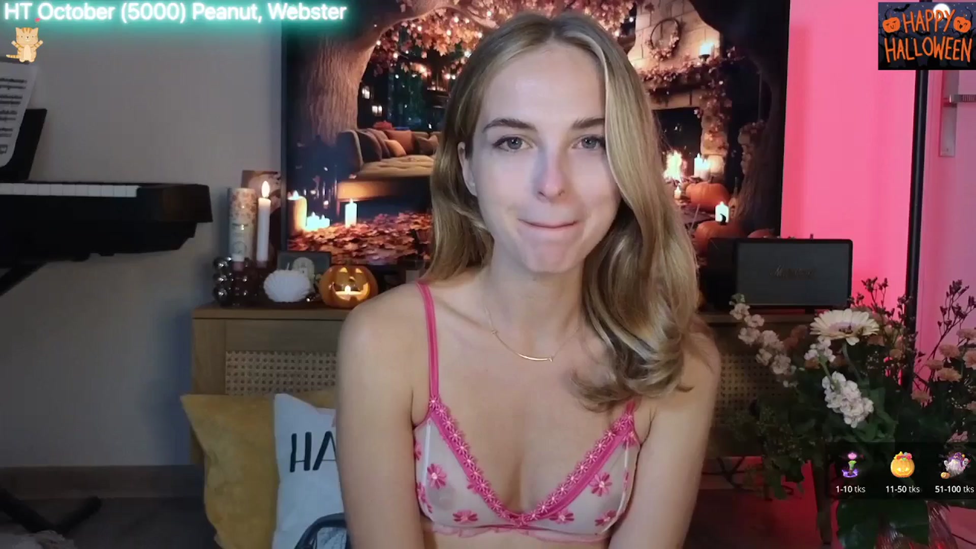 Gallery image thumbnail from Aliannaa's myfreecams stream on, 10/14/2025, 21:06 image 6 of 20