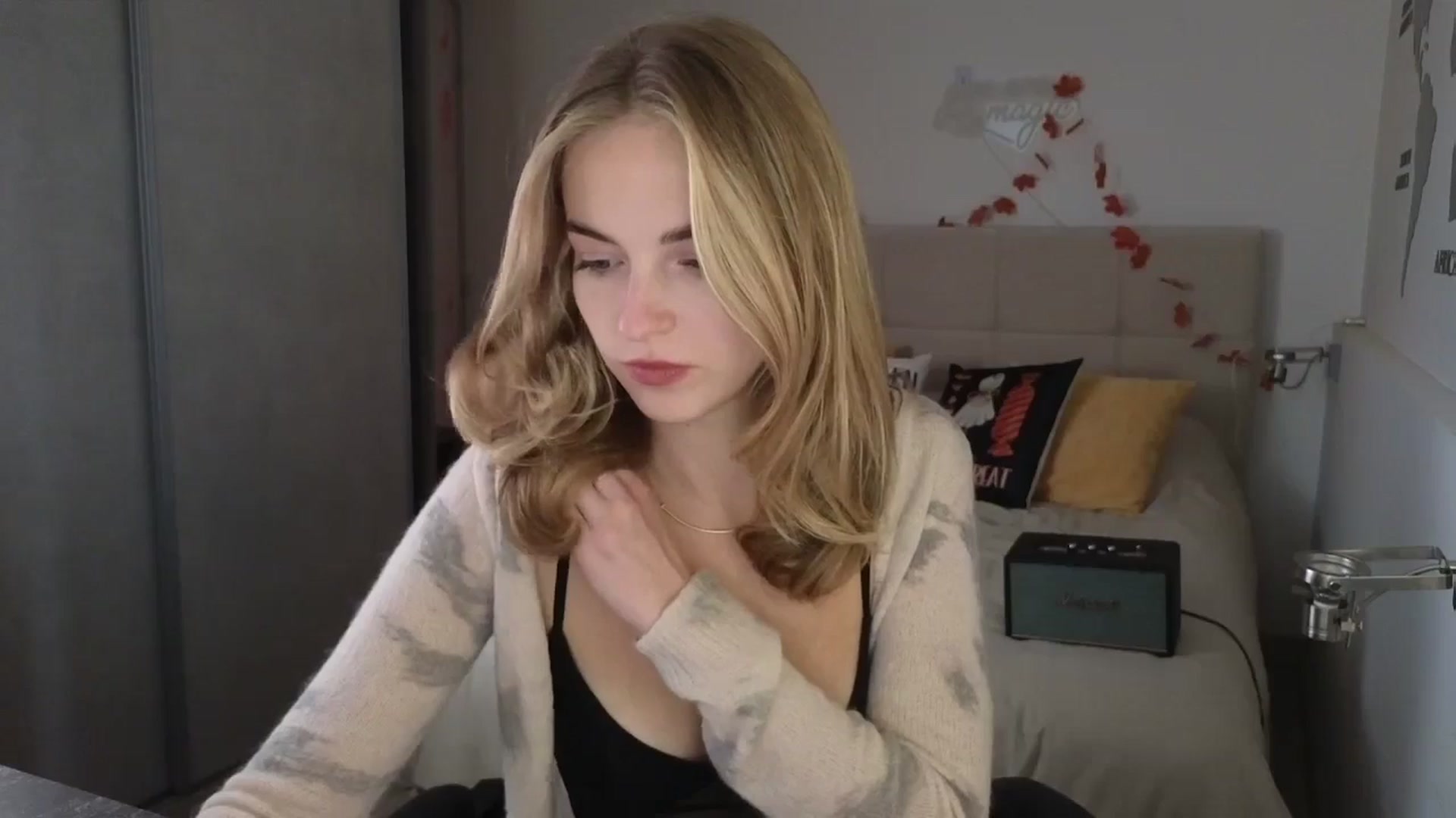 Gallery image thumbnail from Aliannaa's myfreecams stream on, 10/16/2025, 09:11 image 11 of 20