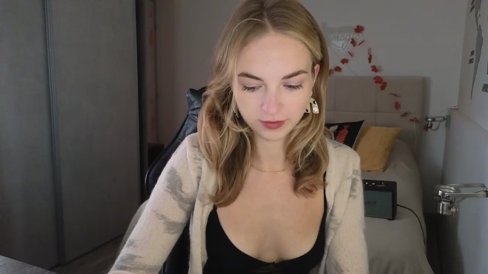 Gallery image thumbnail from Aliannaa's myfreecams stream on, 10/16/2025, 09:11 image 3 of 20