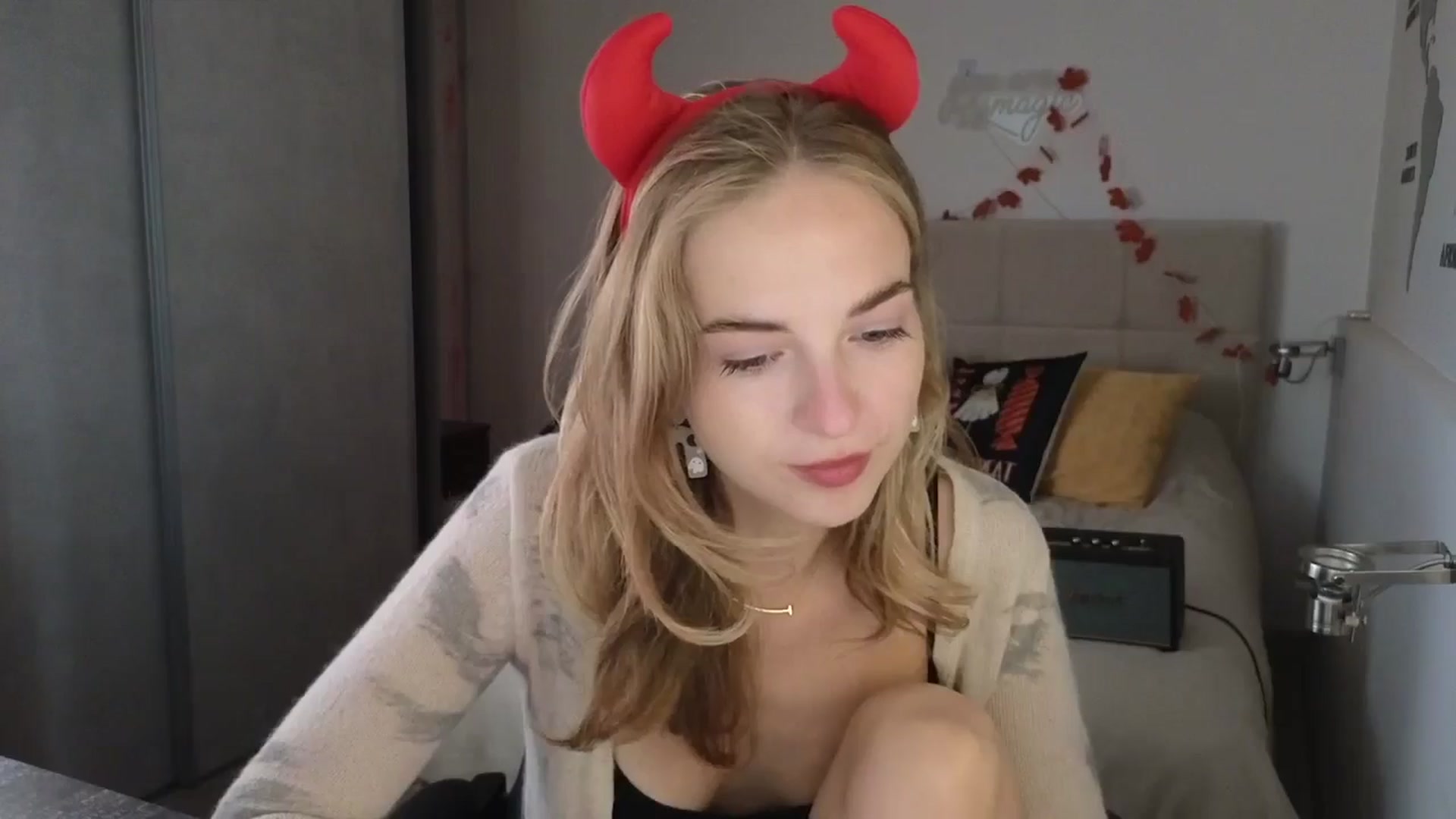 Gallery image thumbnail from Aliannaa's myfreecams stream on, 10/16/2025, 09:11 image 15 of 20