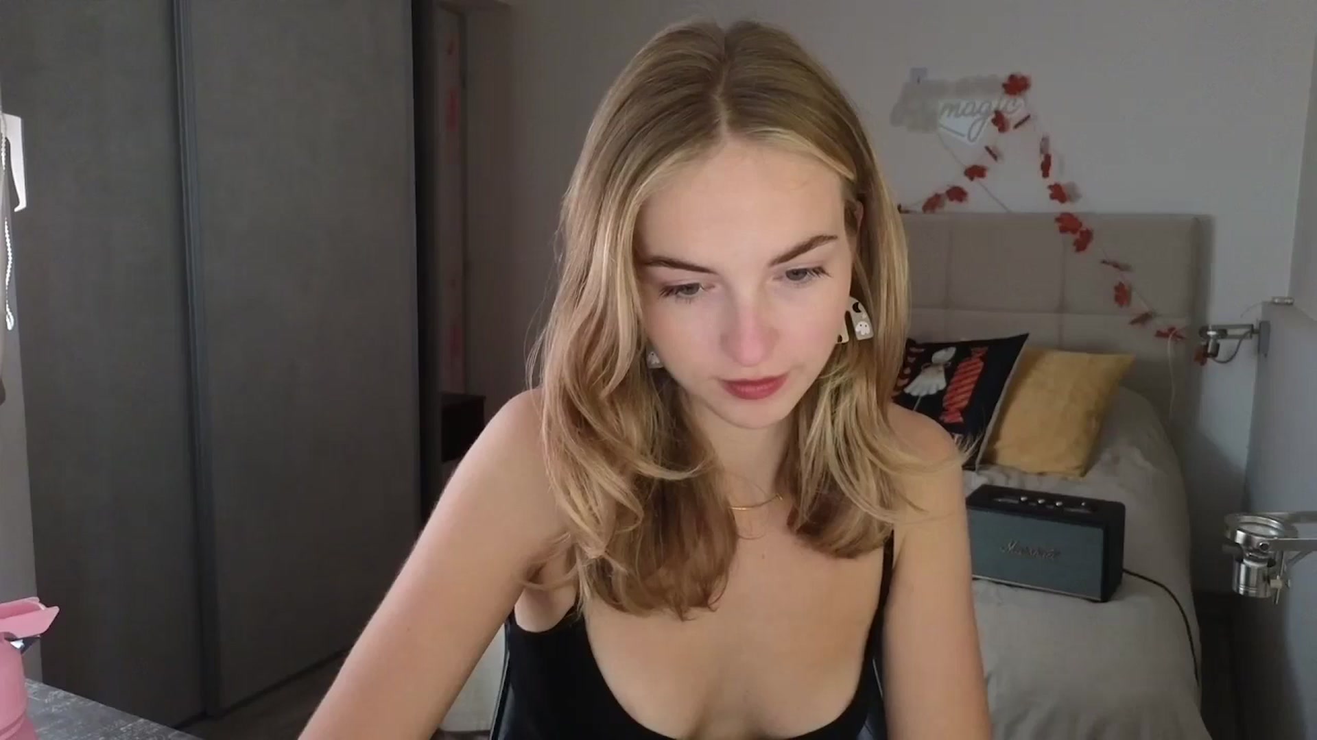 Gallery image thumbnail from Aliannaa's myfreecams stream on, 10/16/2025, 09:49 image 13 of 20
