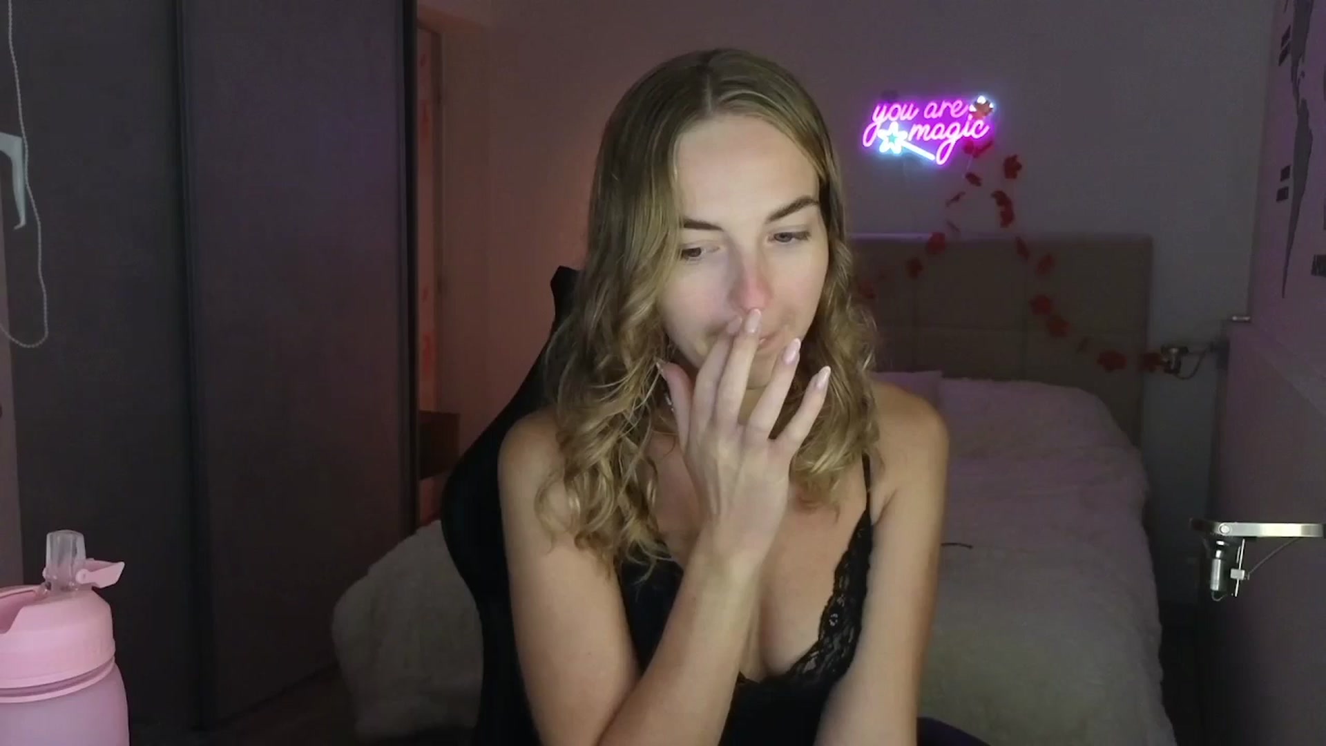 Gallery image thumbnail from Aliannaa's myfreecams stream on, 11/09/2025, 20:59 image 6 of 20