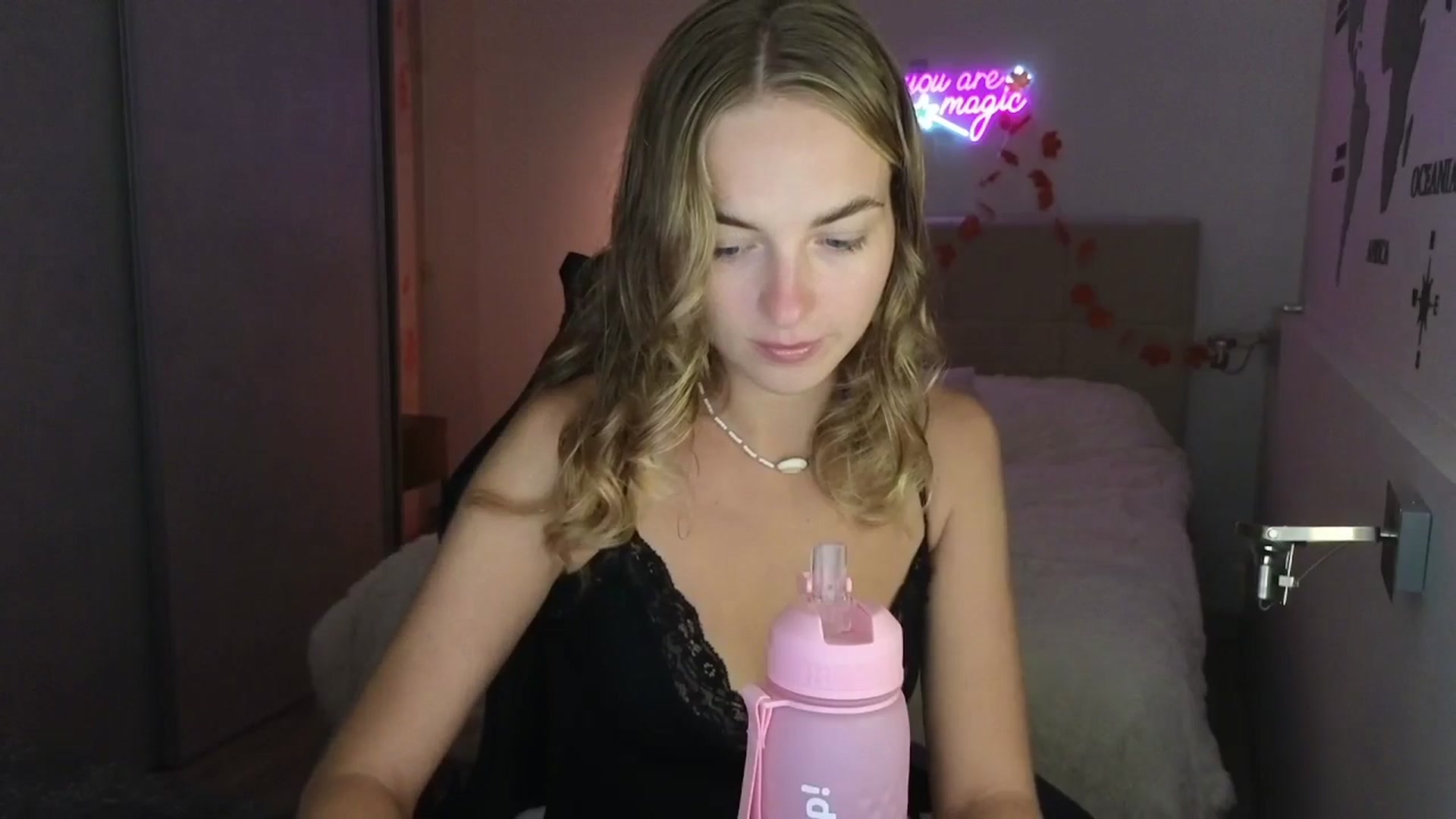 Gallery image thumbnail from Aliannaa's myfreecams stream on, 11/09/2025, 20:59 image 3 of 20