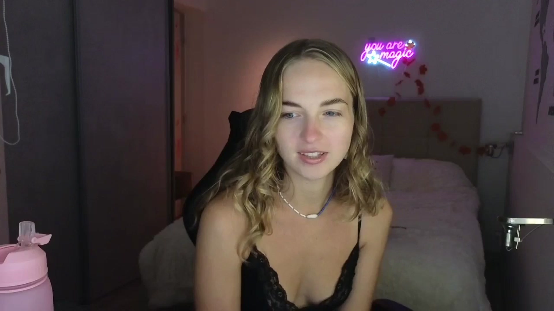 Gallery image thumbnail from Aliannaa's myfreecams stream on, 11/09/2025, 20:59 image 5 of 20