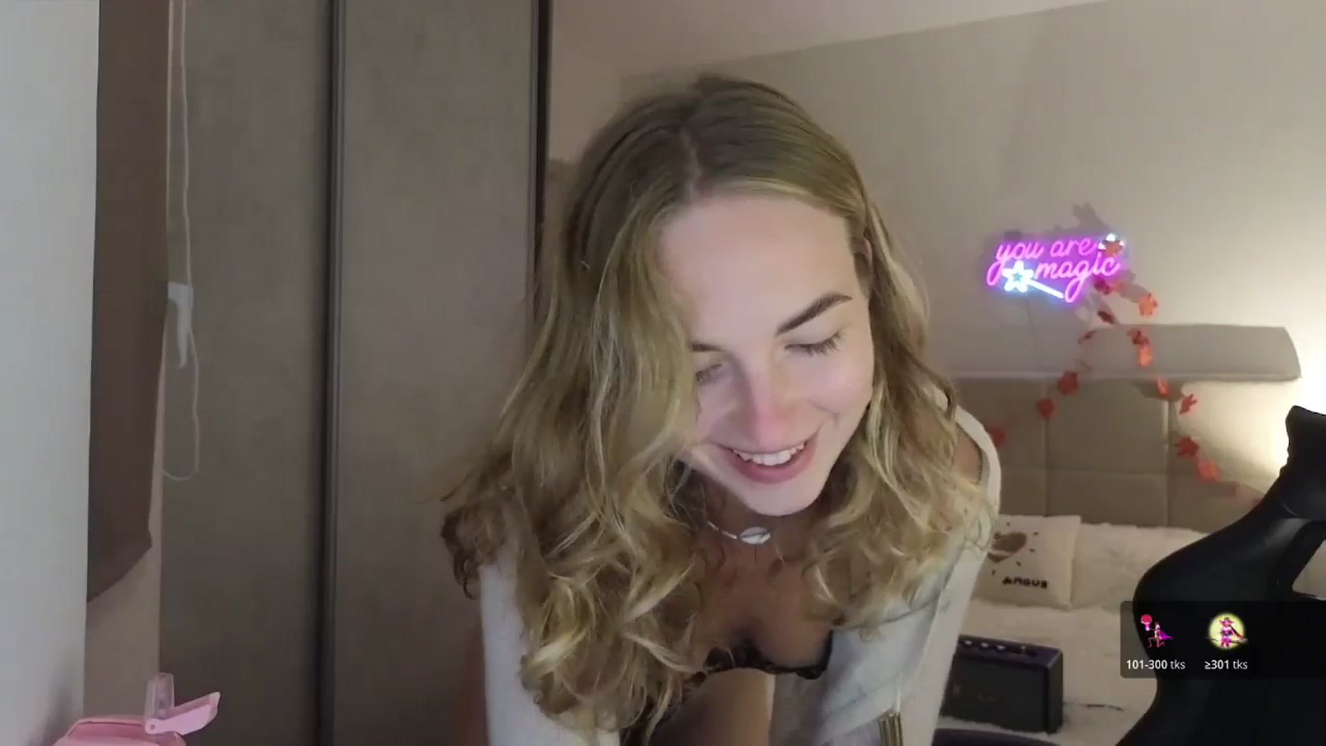 Gallery image thumbnail from Aliannaa's myfreecams stream on, 11/09/2025, 20:59 image 16 of 20
