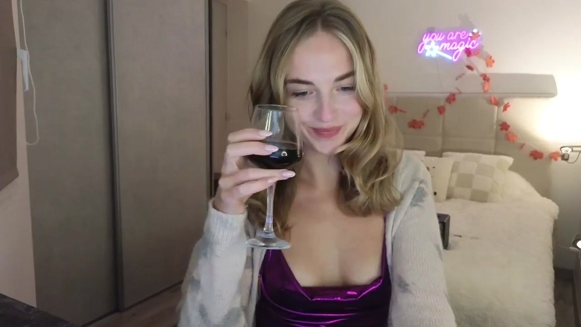 Gallery image thumbnail from Aliannaa's myfreecams stream on, 11/12/2025, 21:44 image 6 of 20