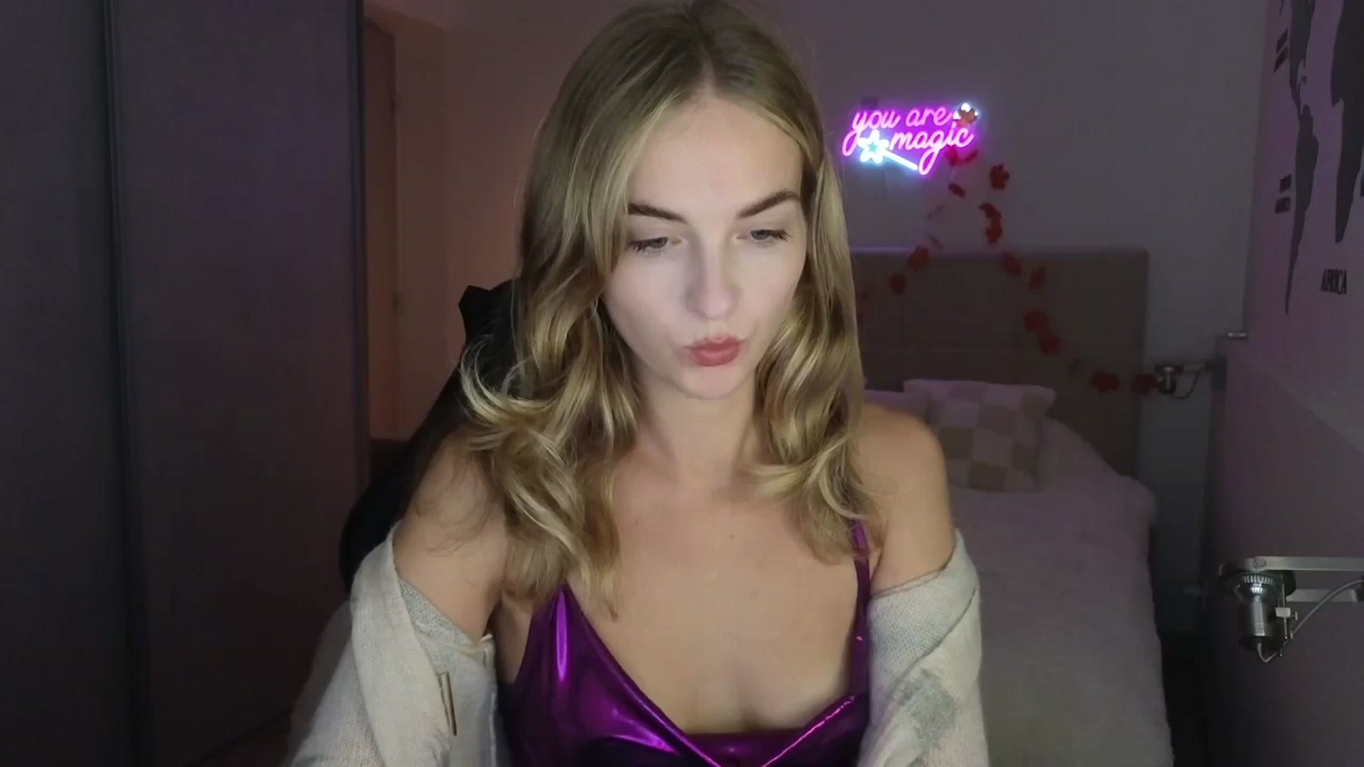Gallery image thumbnail from Aliannaa's myfreecams stream on, 11/12/2025, 21:44 image 1 of 20