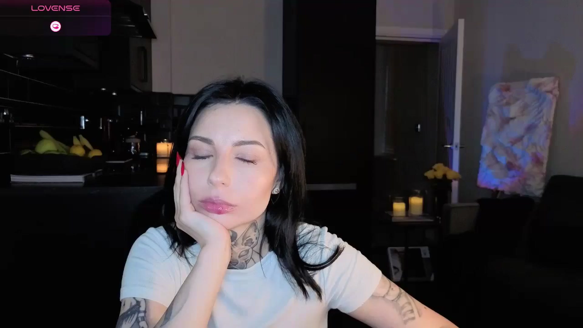 Gallery image thumbnail from Alice's myfreecams stream on, 12/20/2025, 10:10 image 8 of 20