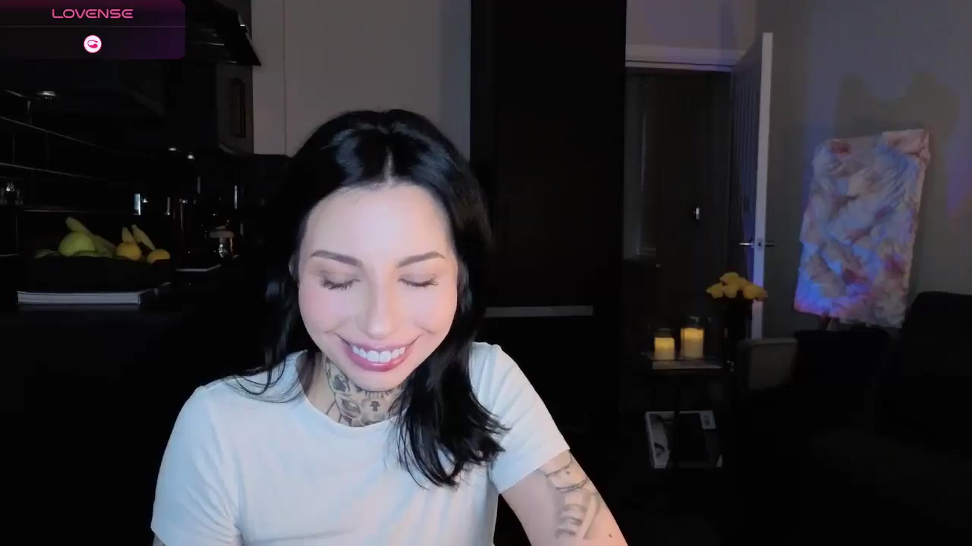 Gallery image thumbnail from Alice's myfreecams stream on, 12/20/2025, 10:10 image 11 of 20