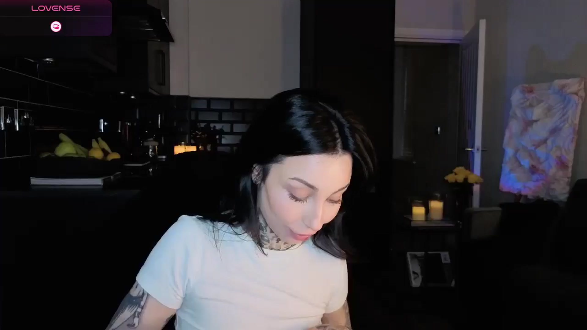 Gallery image thumbnail from Alice's myfreecams stream on, 12/20/2025, 10:10 image 6 of 20