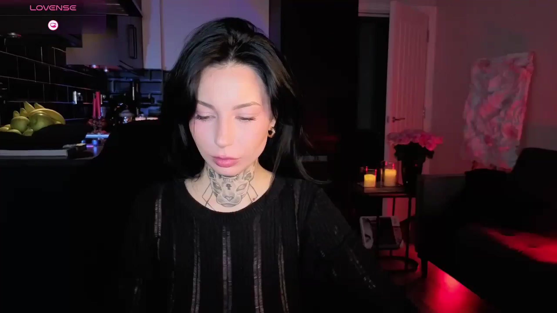 Gallery image thumbnail from Alice's myfreecams stream on, 12/25/2025, 04:58 image 4 of 20