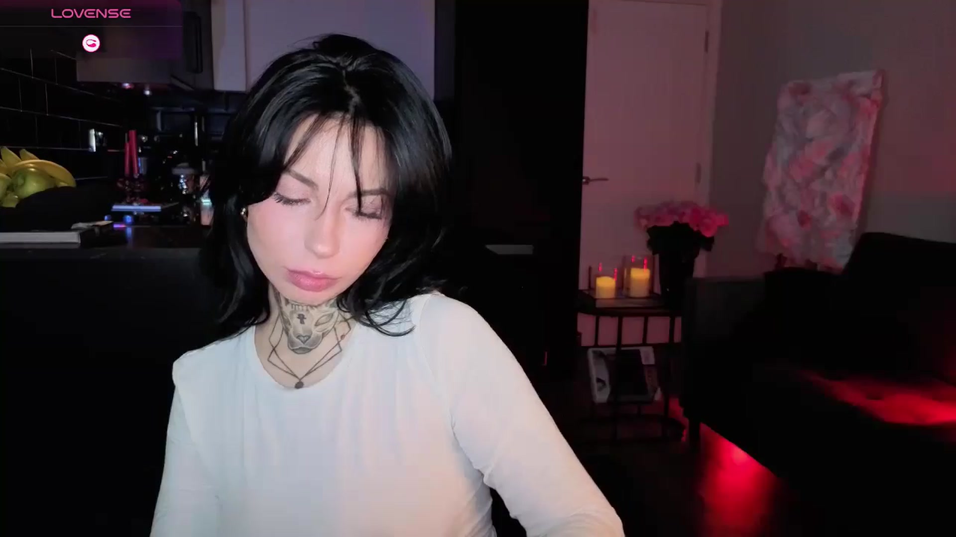 Gallery image thumbnail from Alice's myfreecams stream on, 12/25/2025, 07:23 image 3 of 20