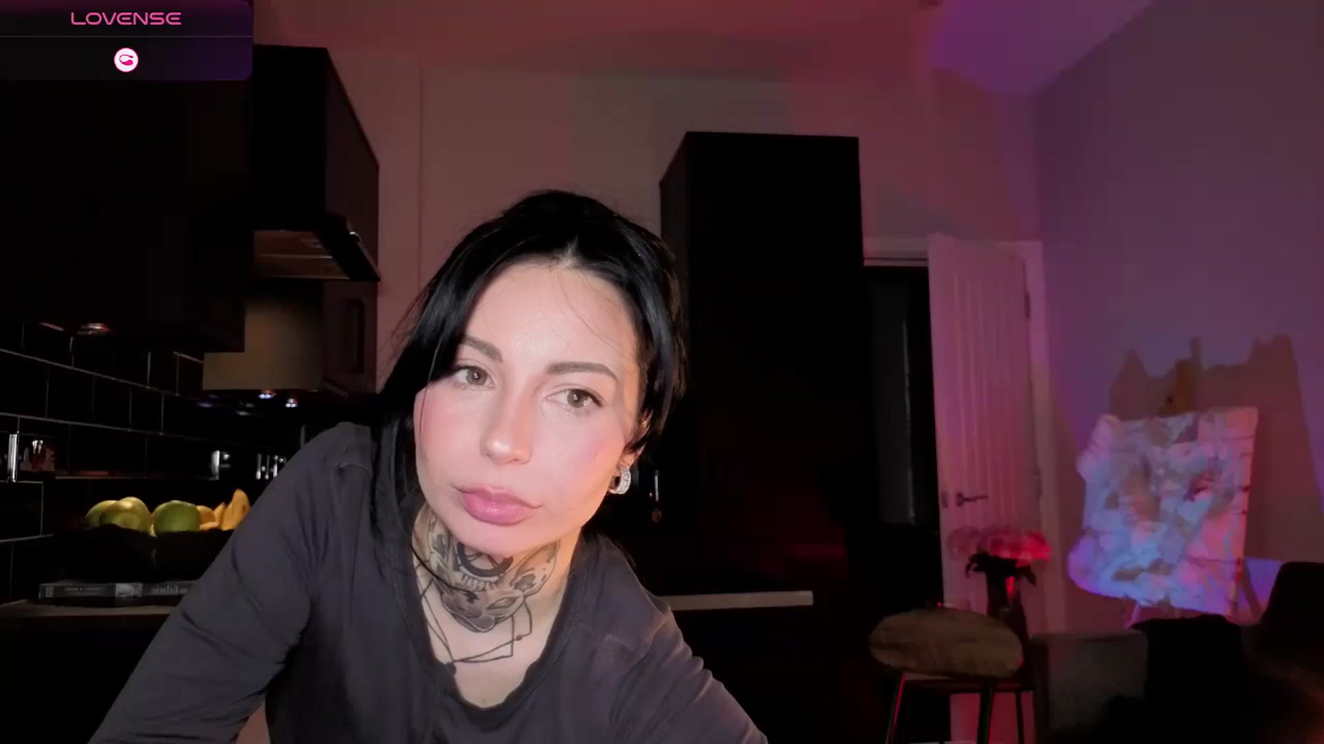 Gallery image thumbnail from Alice's myfreecams stream on, 12/30/2025, 10:06 image 17 of 20