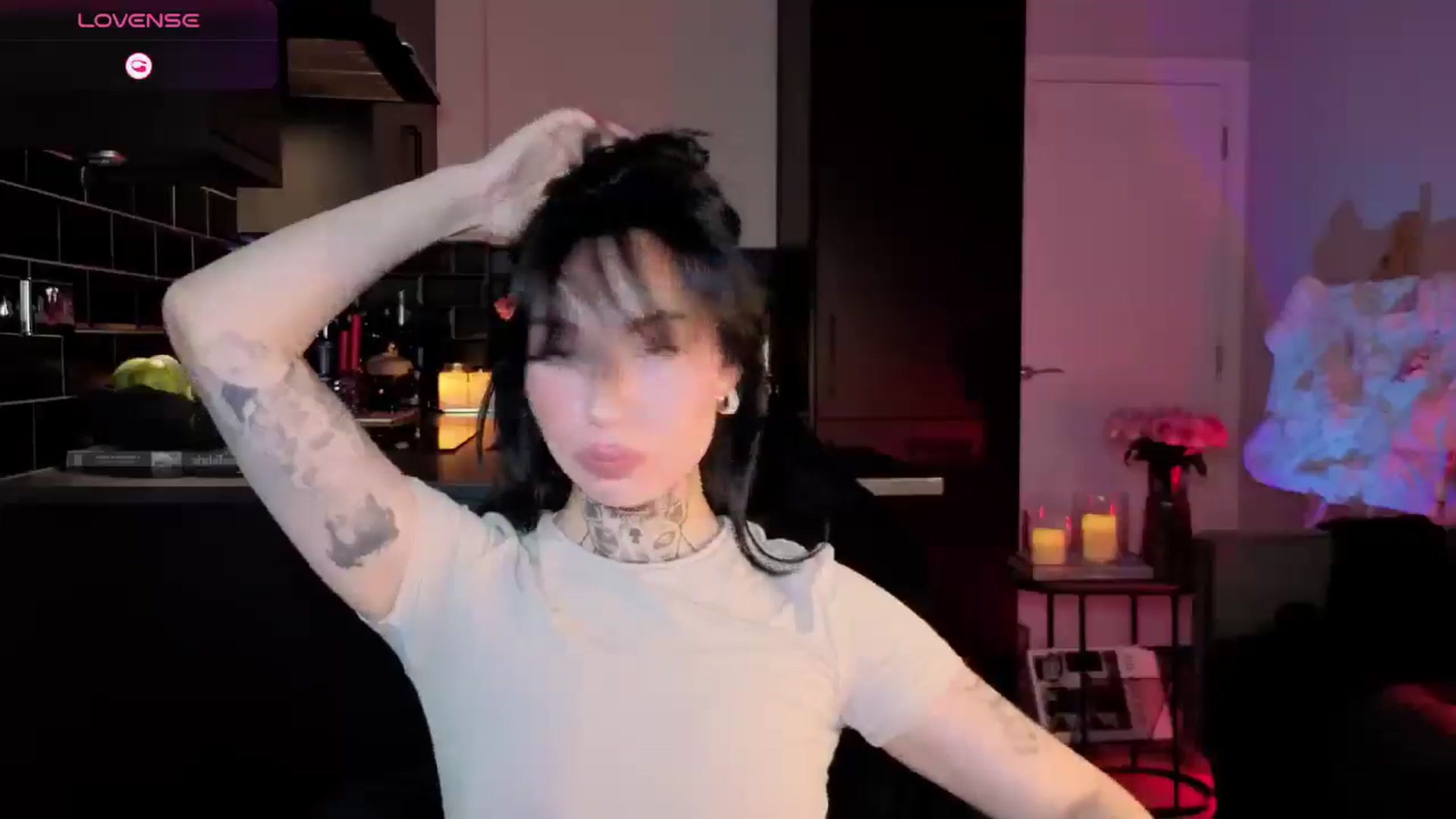 Gallery image thumbnail from Alice's myfreecams stream on, 12/30/2025, 10:06 image 7 of 20