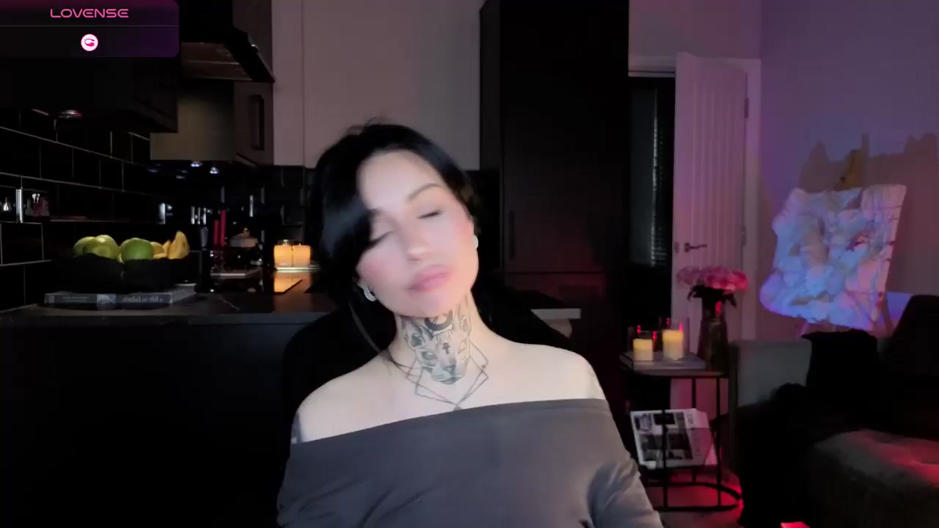 Gallery image thumbnail from Alice's myfreecams stream on, 12/30/2025, 10:53 image 8 of 20
