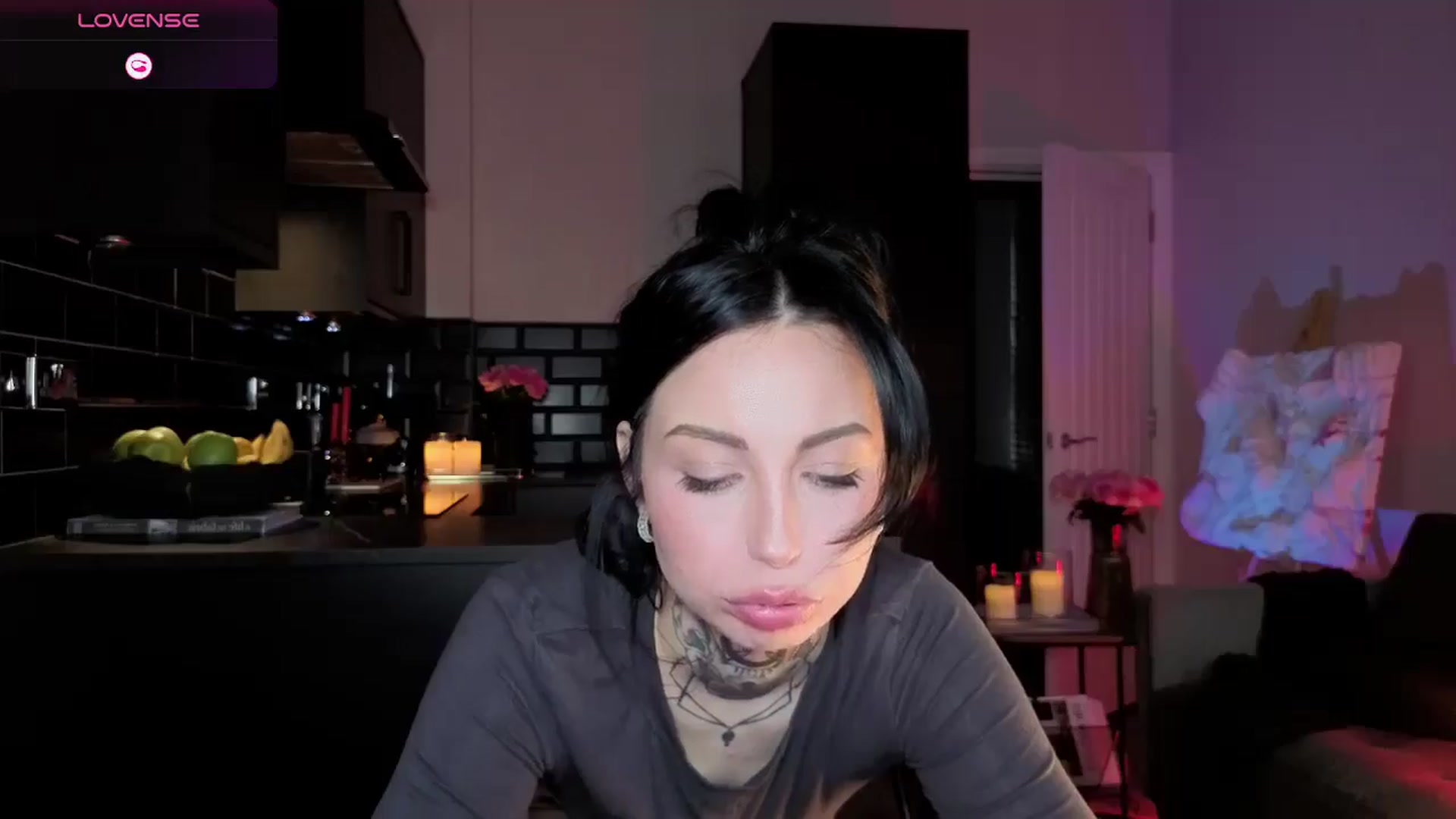 Gallery image thumbnail from Alice's myfreecams stream on, 12/30/2025, 10:53 image 2 of 20