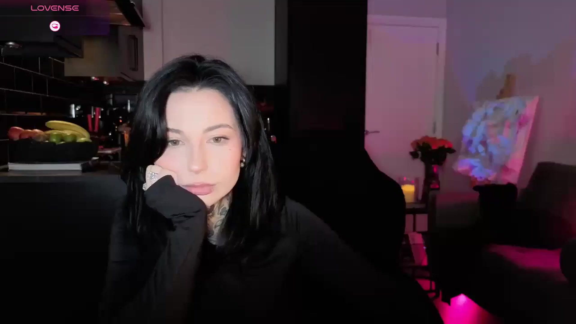 Gallery image thumbnail from Alice's myfreecams stream on, 01/18/2026, 19:27 image 8 of 20