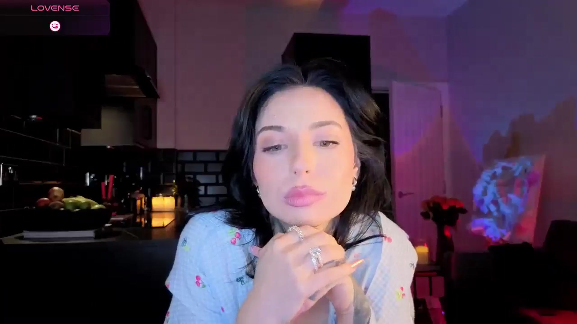 Gallery image thumbnail from Alice's myfreecams stream on, 01/18/2026, 23:07 image 13 of 20