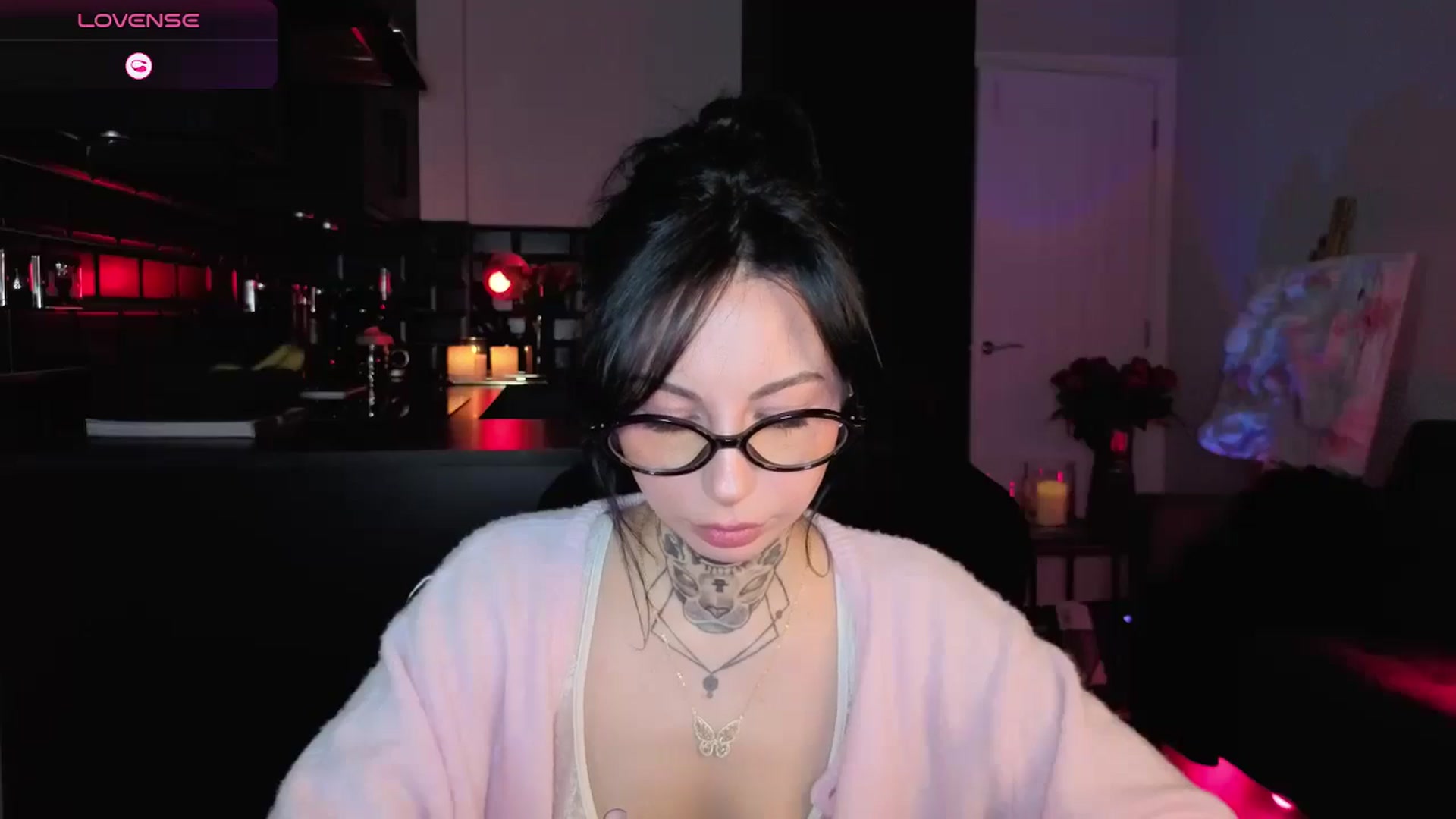 Gallery image thumbnail from Alice's myfreecams stream on, 01/26/2026, 24:00 image 4 of 20