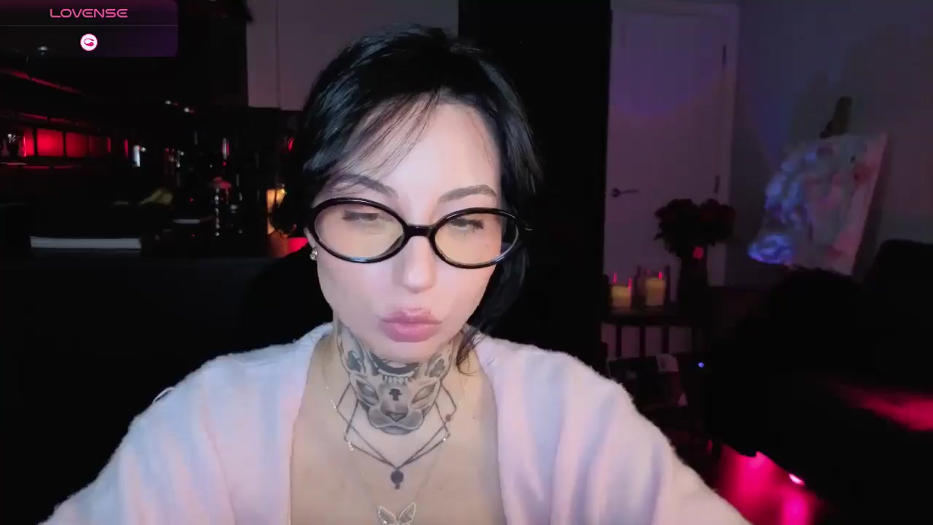 Gallery image thumbnail from Alice's myfreecams stream on, 01/26/2026, 24:52 image 17 of 20