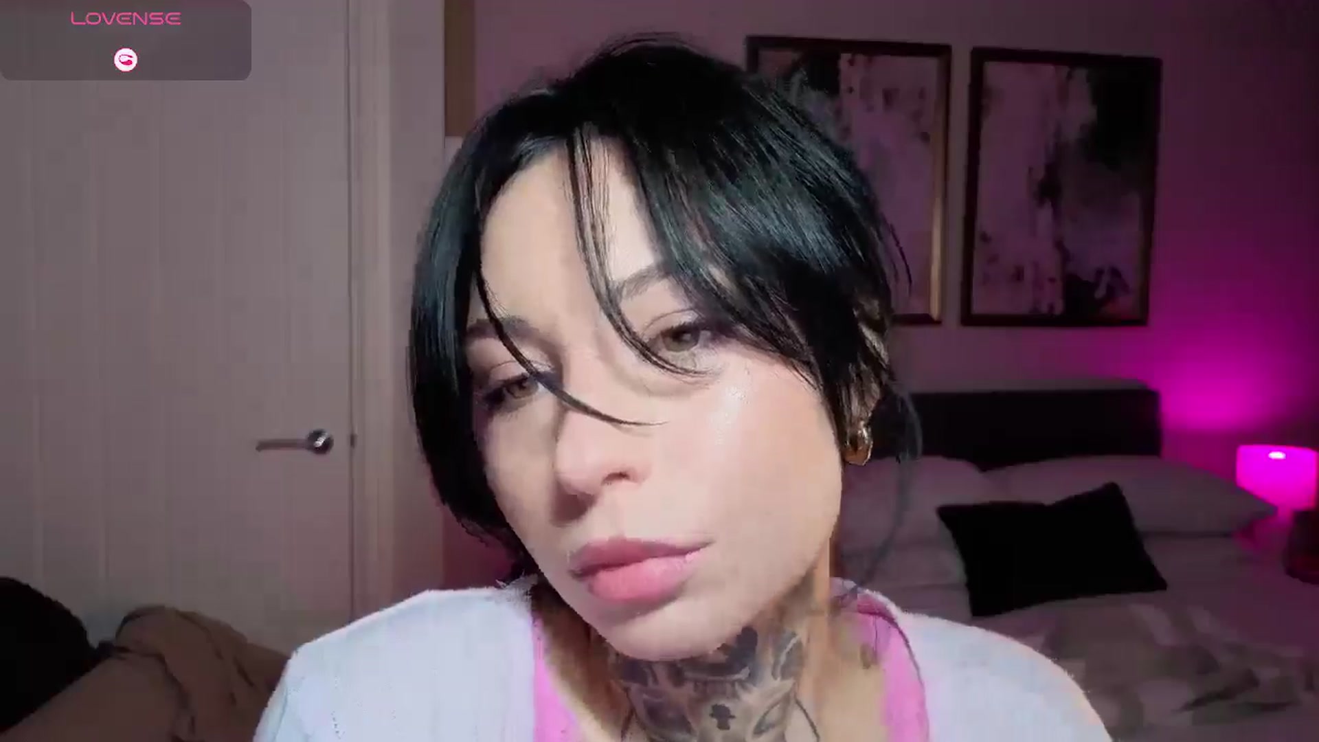 Gallery image thumbnail from Alice's myfreecams stream on, 02/15/2026, 21:20 image 8 of 20