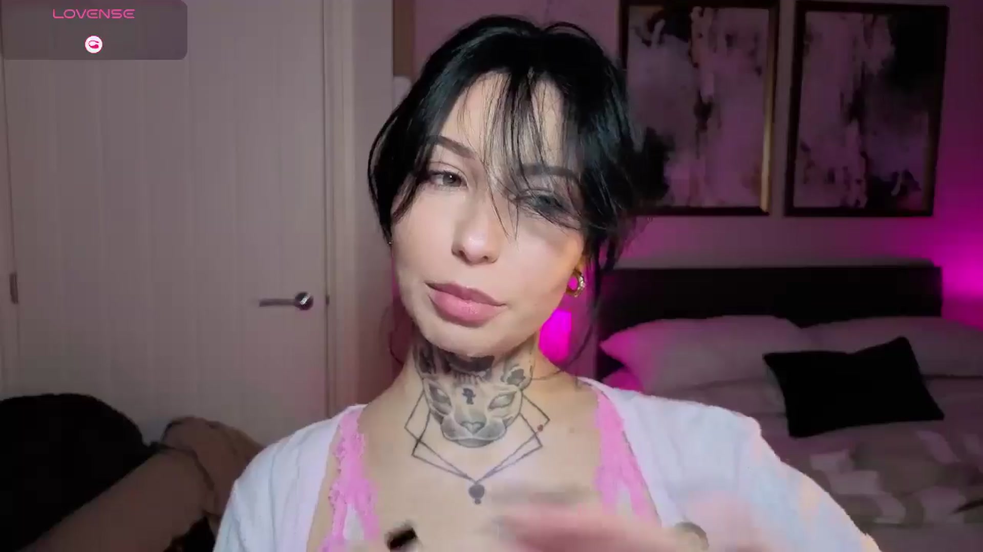 Gallery image thumbnail from Alice's myfreecams stream on, 02/15/2026, 21:20 image 10 of 20