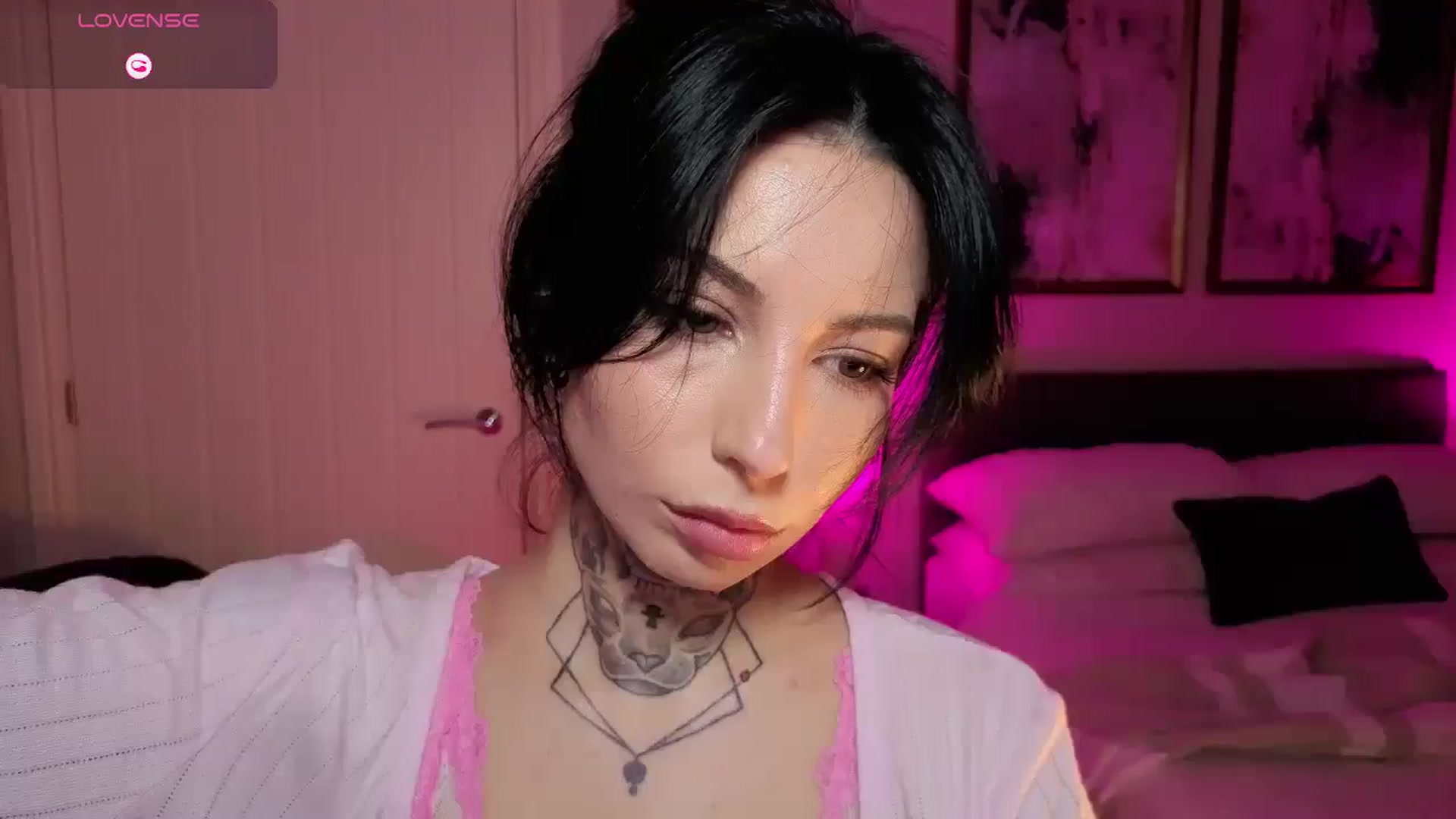 Gallery image thumbnail from Alice's myfreecams stream on, 02/15/2026, 21:20 image 18 of 20