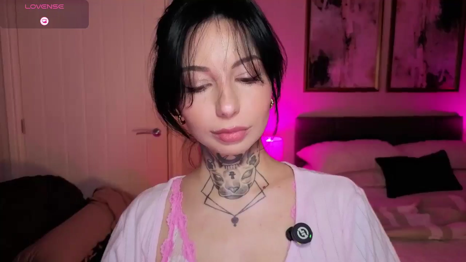 Gallery image thumbnail from Alice's myfreecams stream on, 02/15/2026, 21:20 image 15 of 20