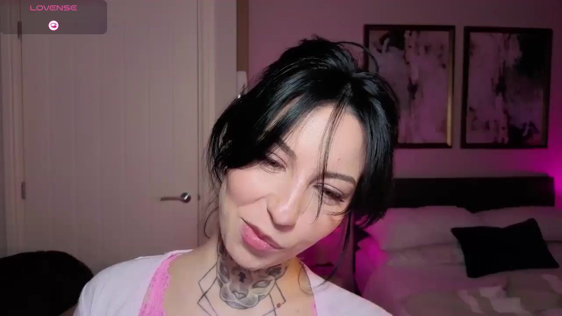 Gallery image thumbnail from Alice's myfreecams stream on, 02/15/2026, 21:20 image 2 of 20