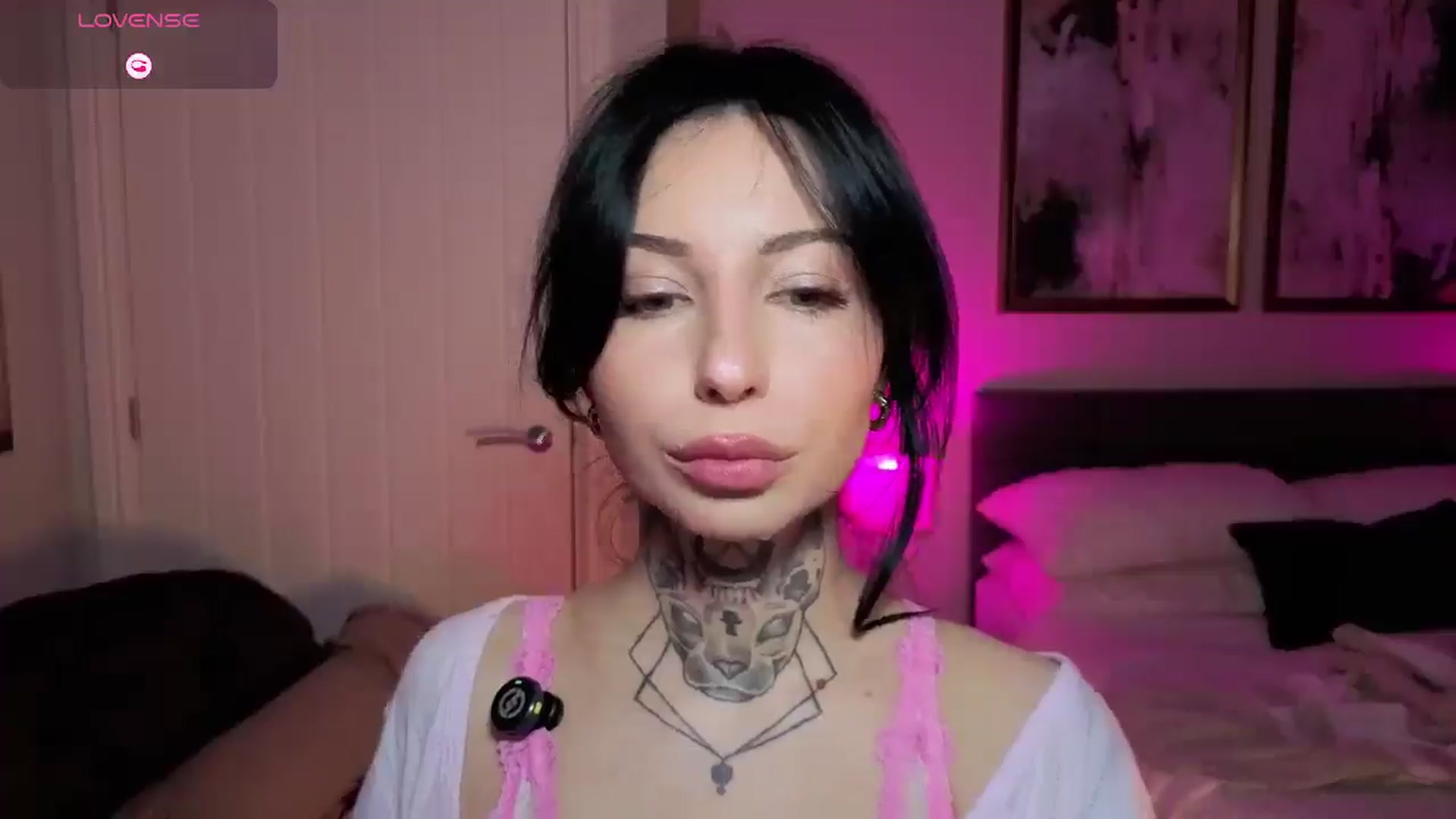 Gallery image thumbnail from Alice's myfreecams stream on, 02/15/2026, 23:30 image 4 of 20