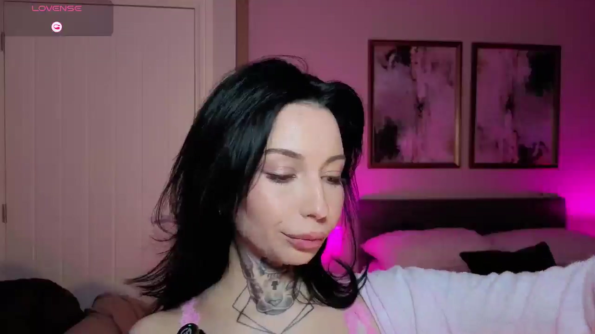 Gallery image thumbnail from Alice's myfreecams stream on, 02/15/2026, 23:30 image 19 of 20