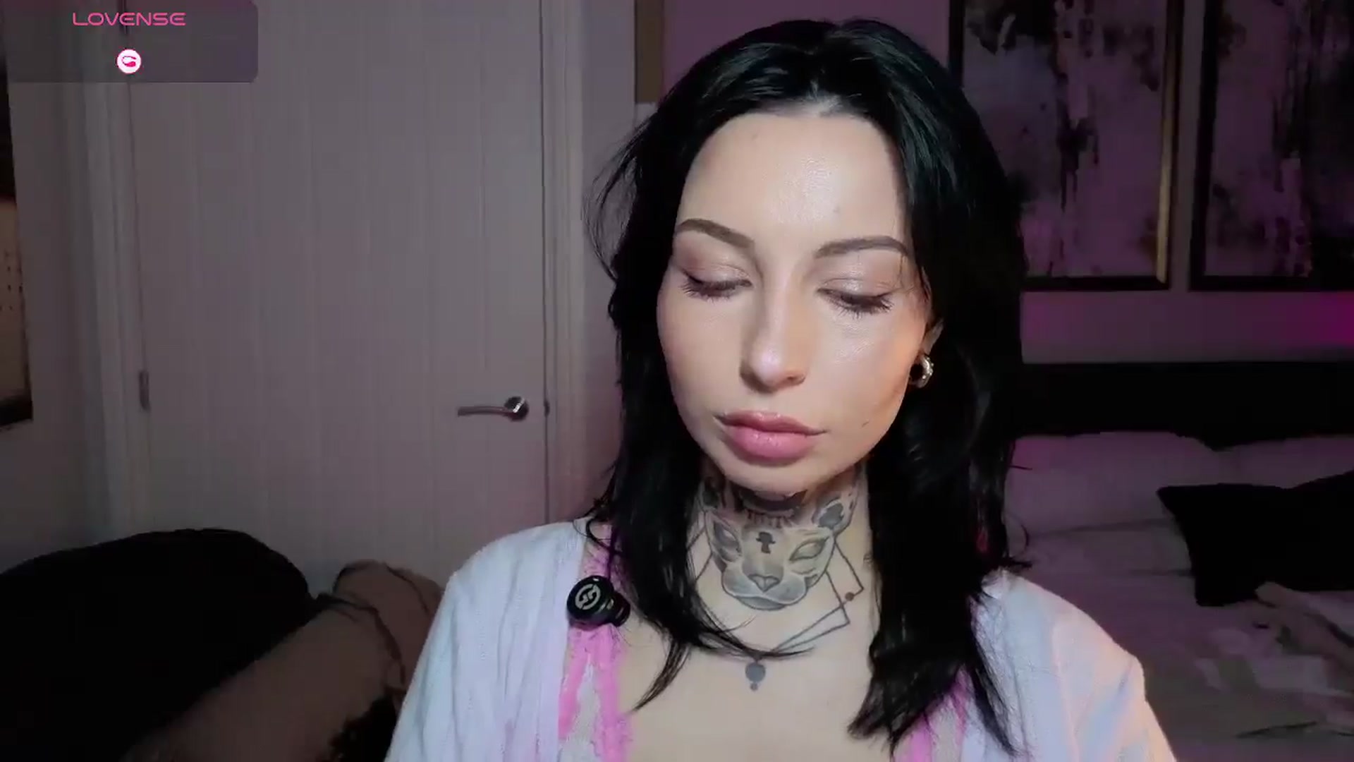 Gallery image thumbnail from Alice's myfreecams stream on, 02/15/2026, 23:30 image 14 of 20