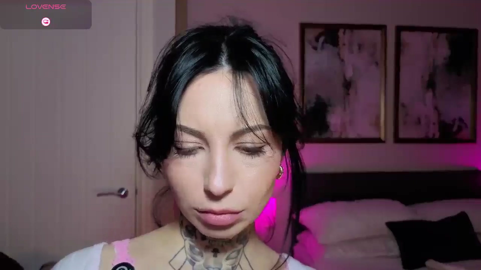 Gallery image thumbnail from Alice's myfreecams stream on, 02/16/2026, 24:26 image 19 of 20