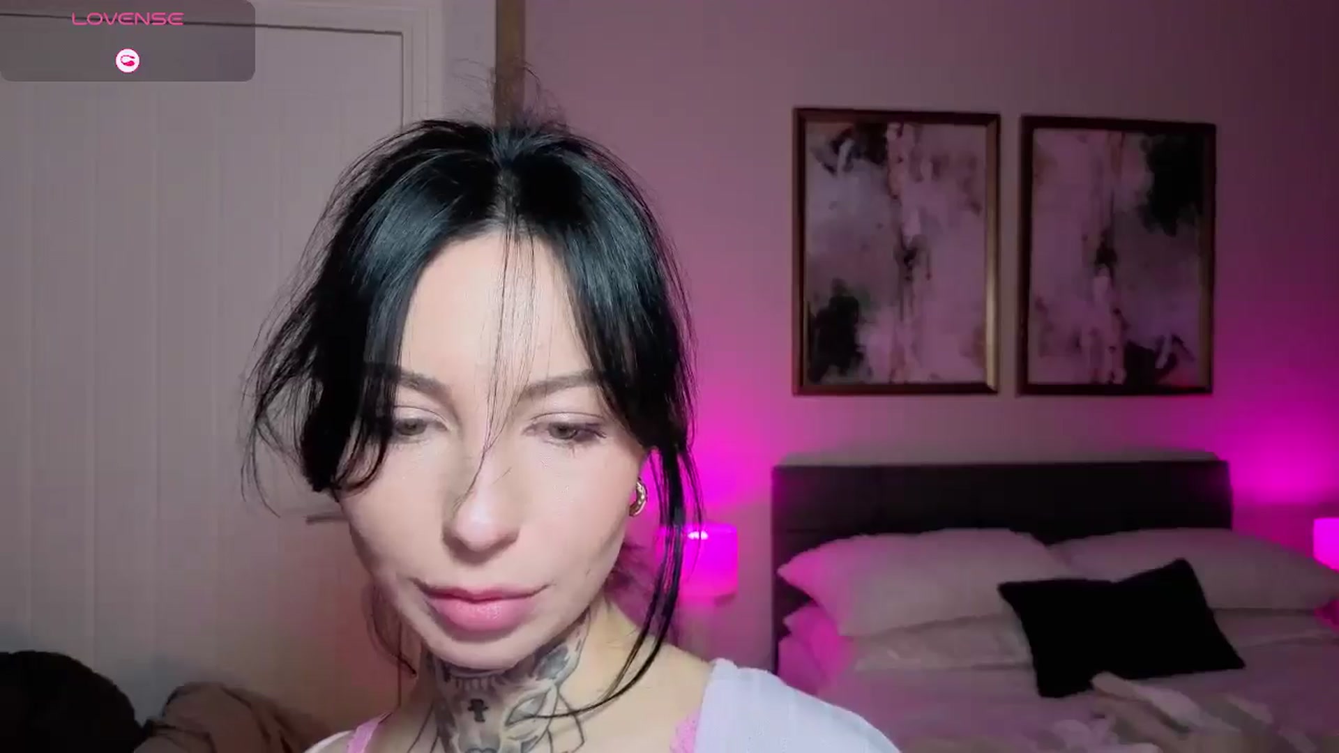 Gallery image thumbnail from Alice's myfreecams stream on, 02/16/2026, 24:26 image 14 of 20