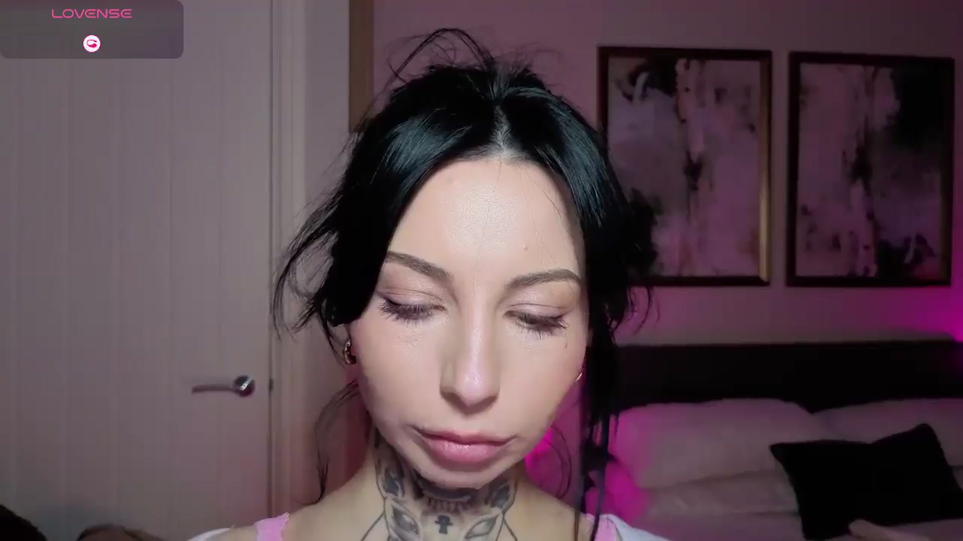 Gallery image thumbnail from Alice's myfreecams stream on, 02/16/2026, 24:50 image 11 of 20