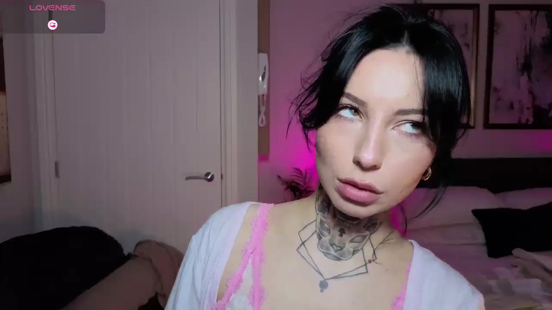 Gallery image thumbnail from Alice's myfreecams stream on, 02/16/2026, 24:50 image 6 of 20