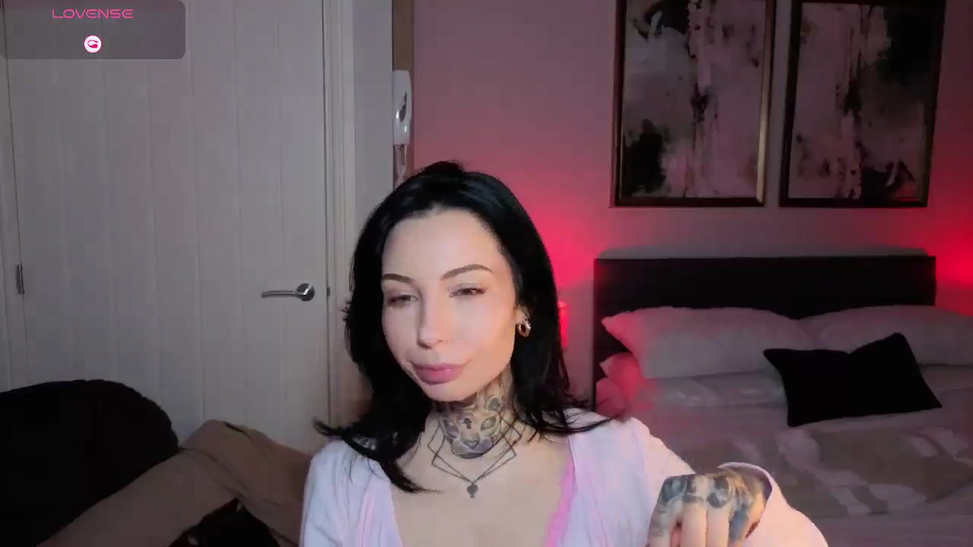 Gallery image thumbnail from Alice's myfreecams stream on, 02/16/2026, 08:07 image 2 of 20
