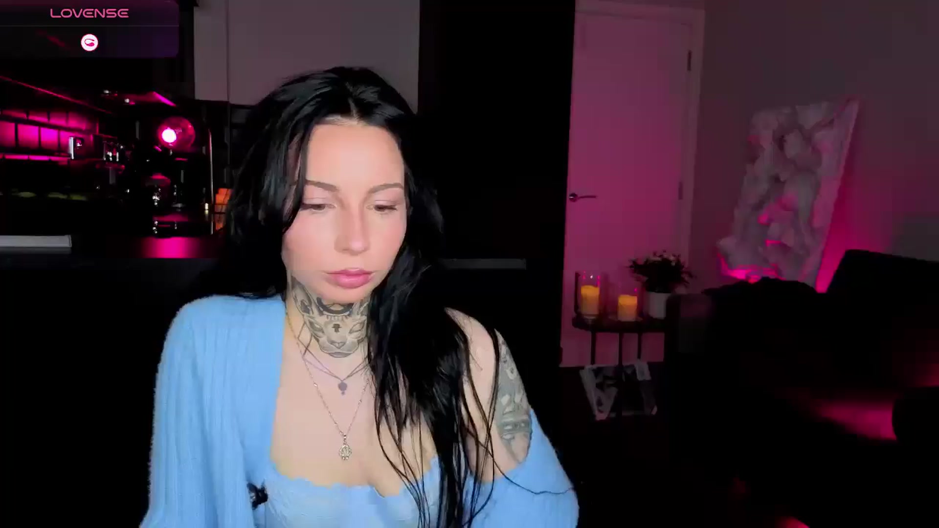 Gallery image thumbnail from Alice's myfreecams stream on, 04/07/2026, 24:30 image 6 of 20
