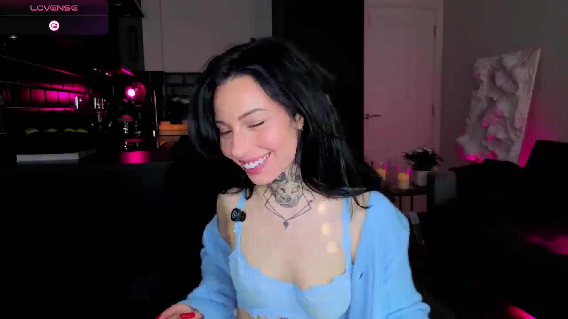 Gallery image thumbnail from Alice's myfreecams stream on, 04/07/2026, 10:05 image 18 of 20
