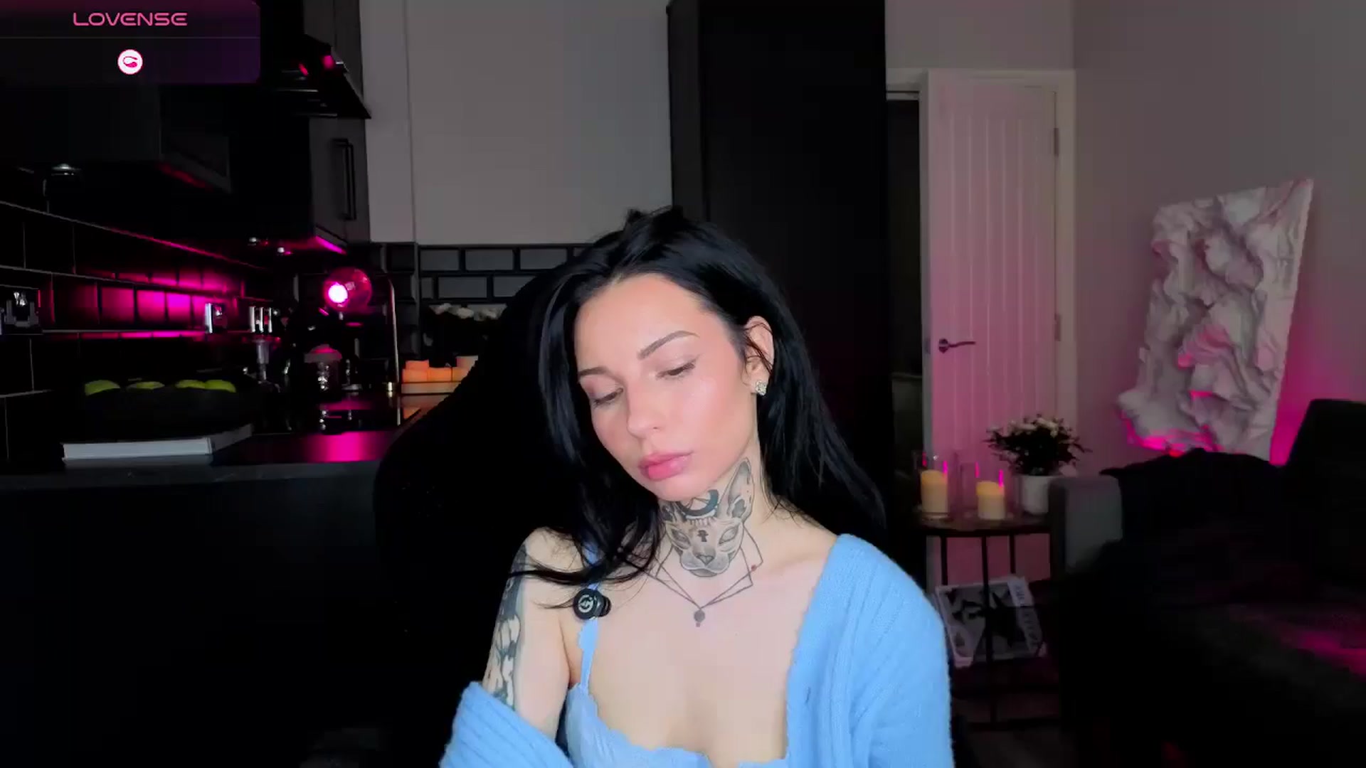 Gallery image thumbnail from Alice's myfreecams stream on, 04/07/2026, 11:23 image 10 of 20