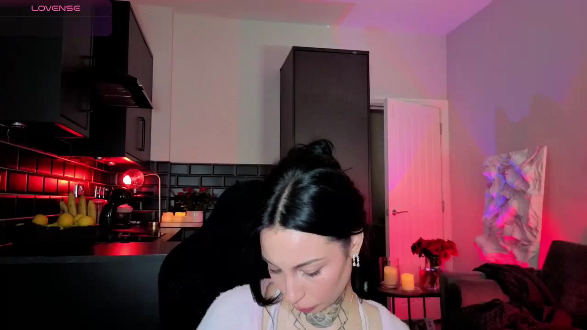 Gallery image thumbnail from Alice's myfreecams stream on, 04/19/2026, 10:23 image 1 of 20