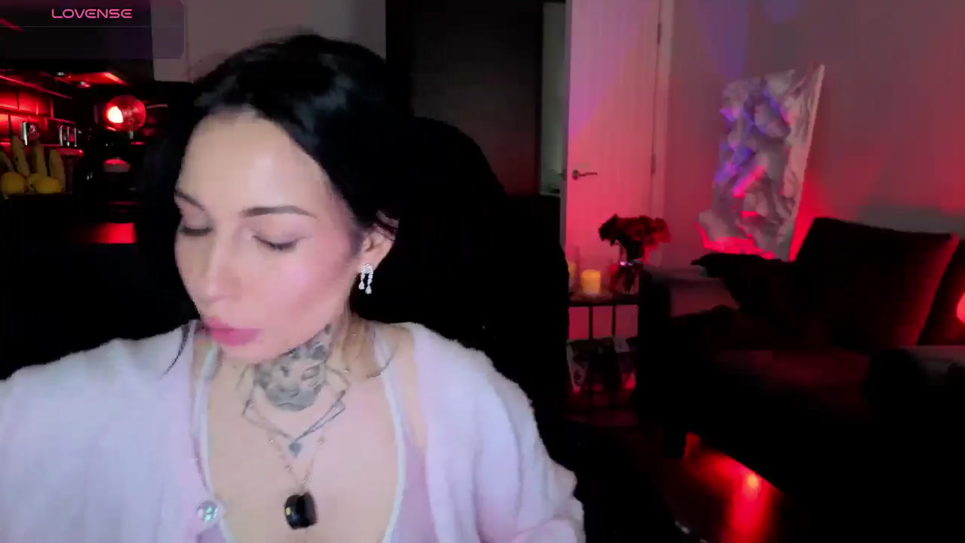 Gallery image thumbnail from Alice's myfreecams stream on, 04/19/2026, 10:23 image 5 of 20
